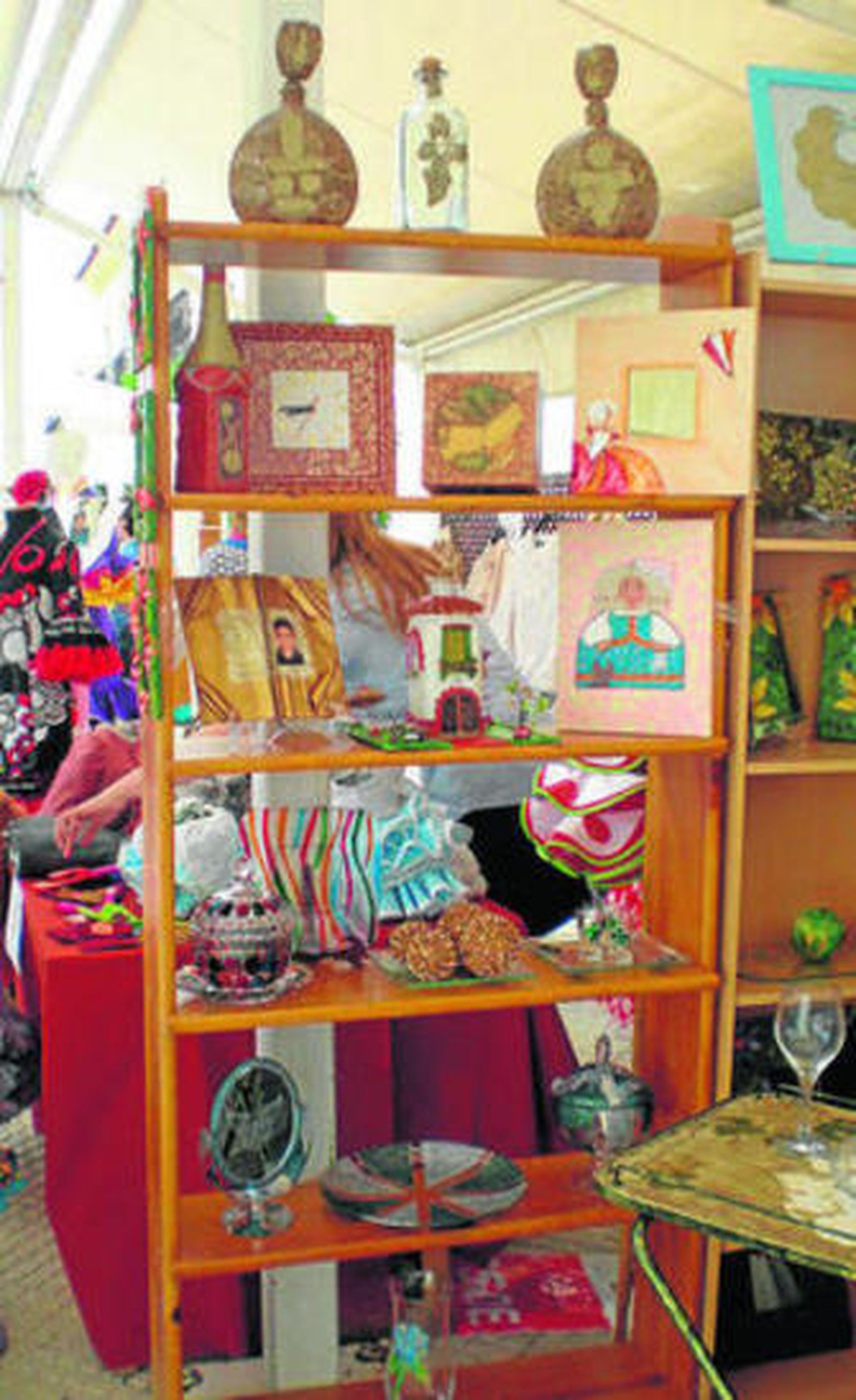 La calle Nueva de Aljaraque se llena de artesanía