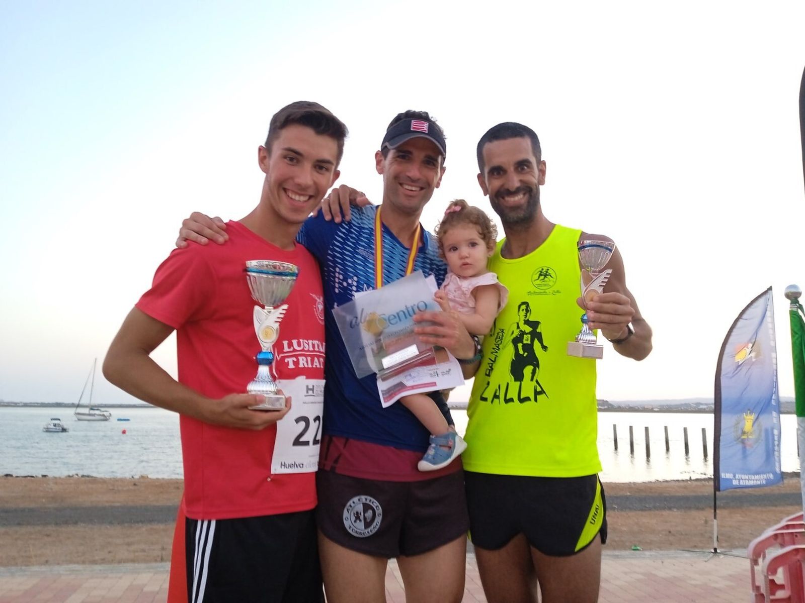 Podio de la categoría masculina de esta Milla Urbana Ciudad de Ayamonte.