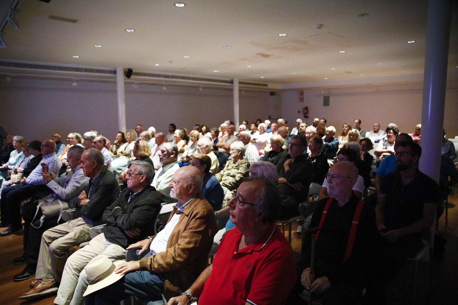 Las imágenes de las jornadas por la "XIX Semana Cultural" con Antonio Andrés en Almería