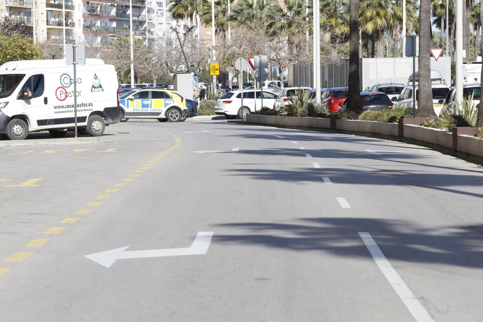 El dispositivo para sofocar el incendio del Hotel Al-Mar de Algeciras, en imágenes