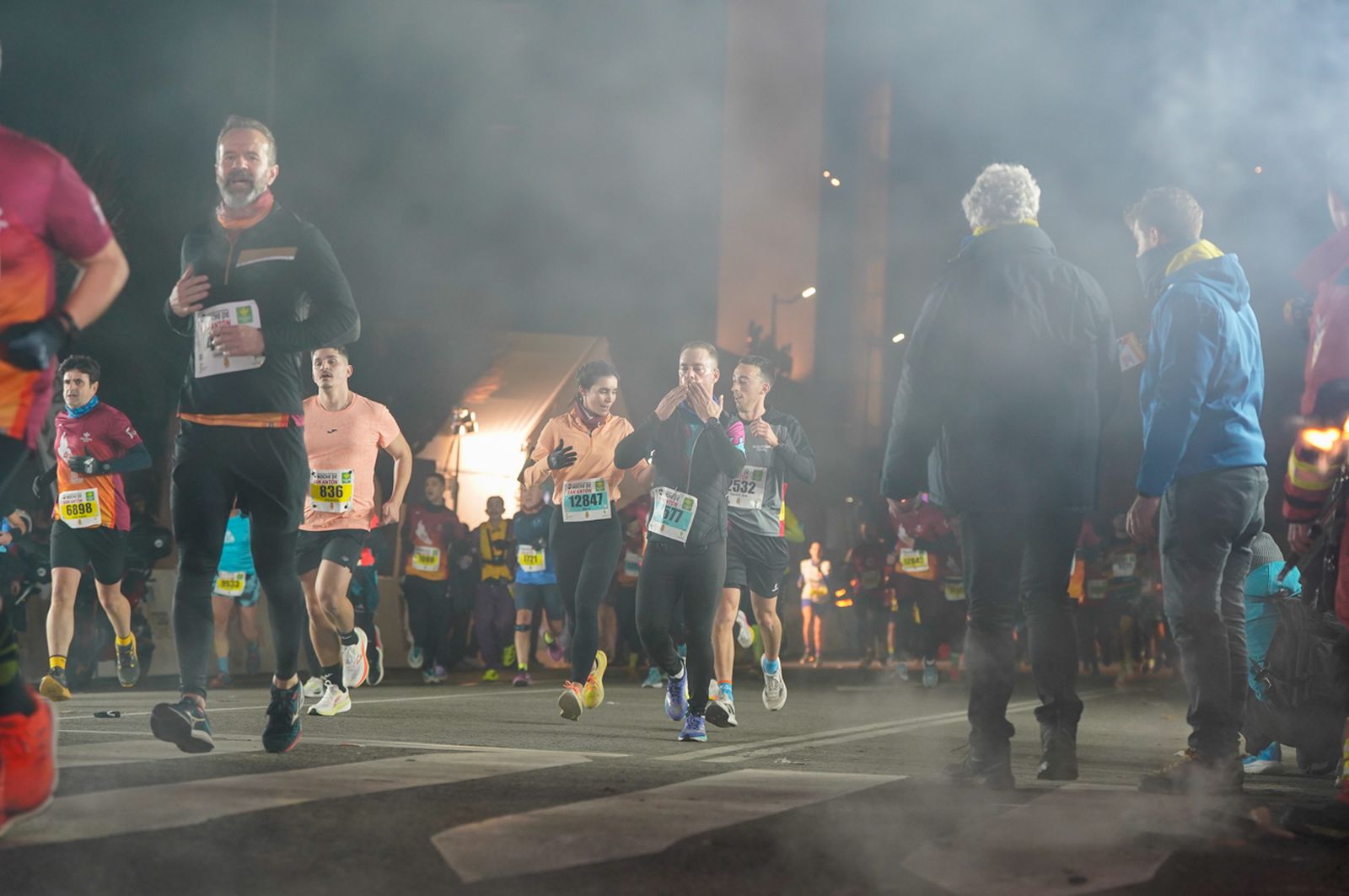 En imágenes: búscate en tu llegada a meta de la Carrera de San Antón 2026 (12)