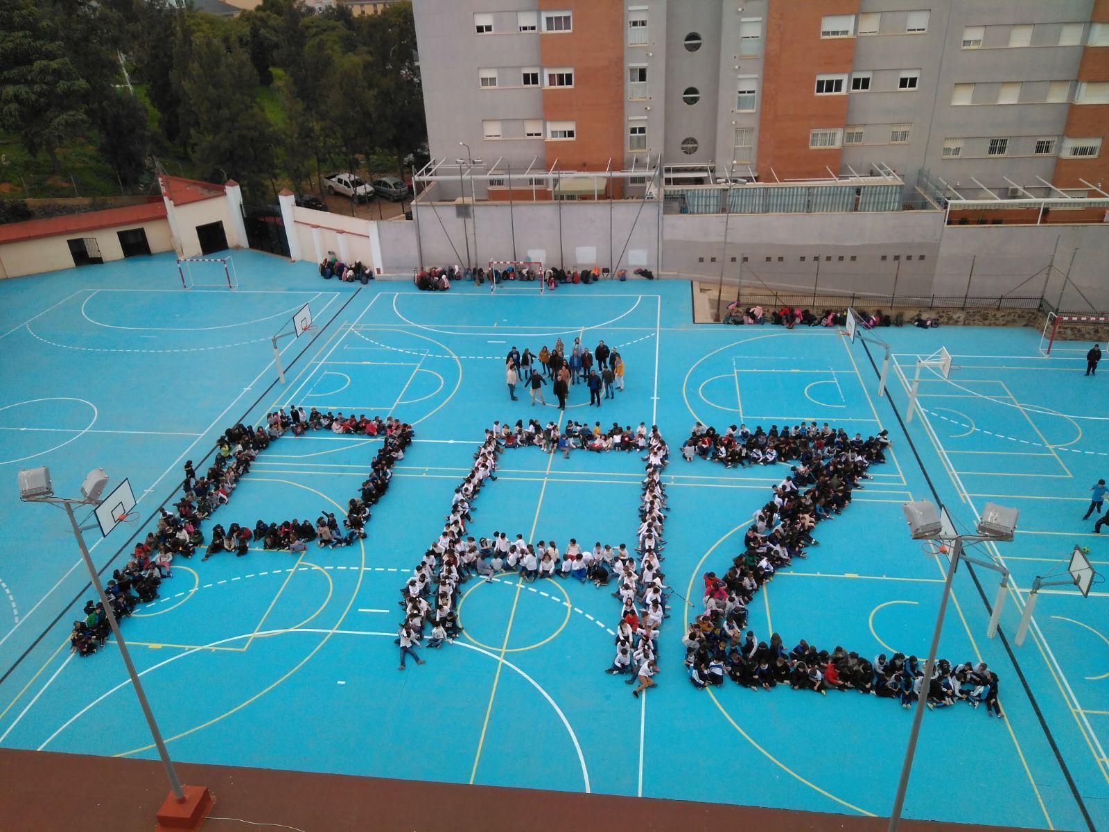 Niños y poesía reivindican la paz