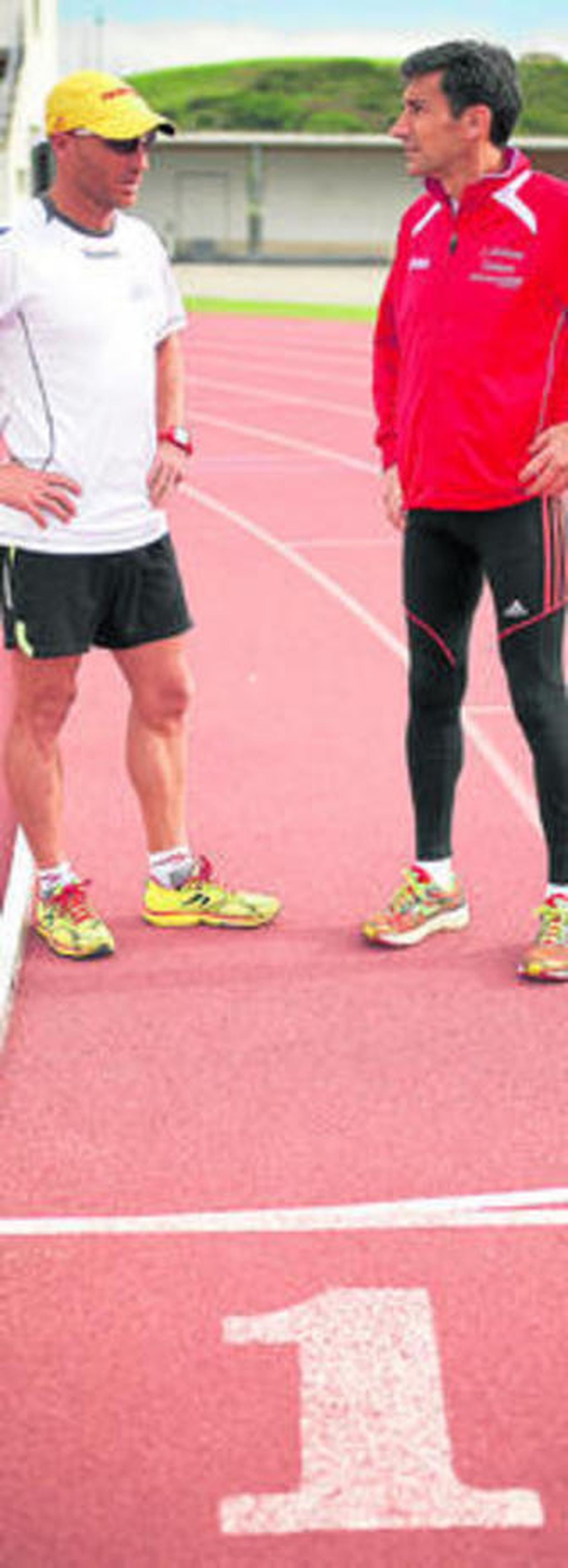 Raúl Aragón y Jesús Manzanares, en la pista de Huerta Mata.