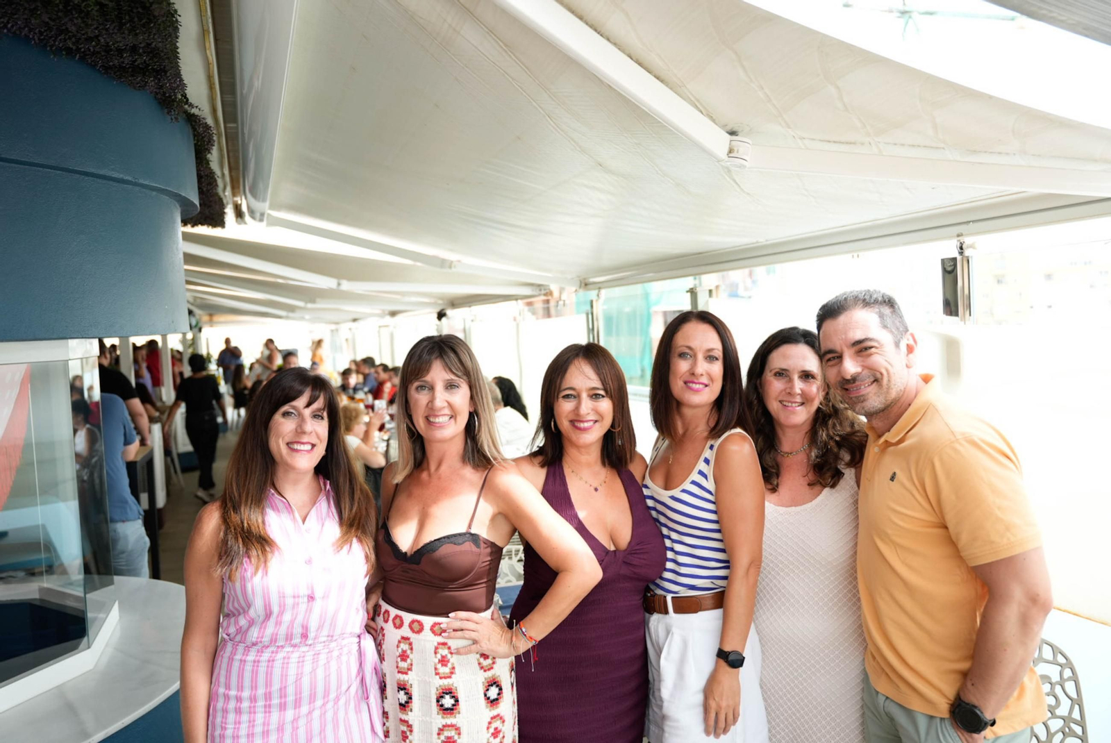 Los almerienses disfrutan del lunes en la Feria del Mediodía