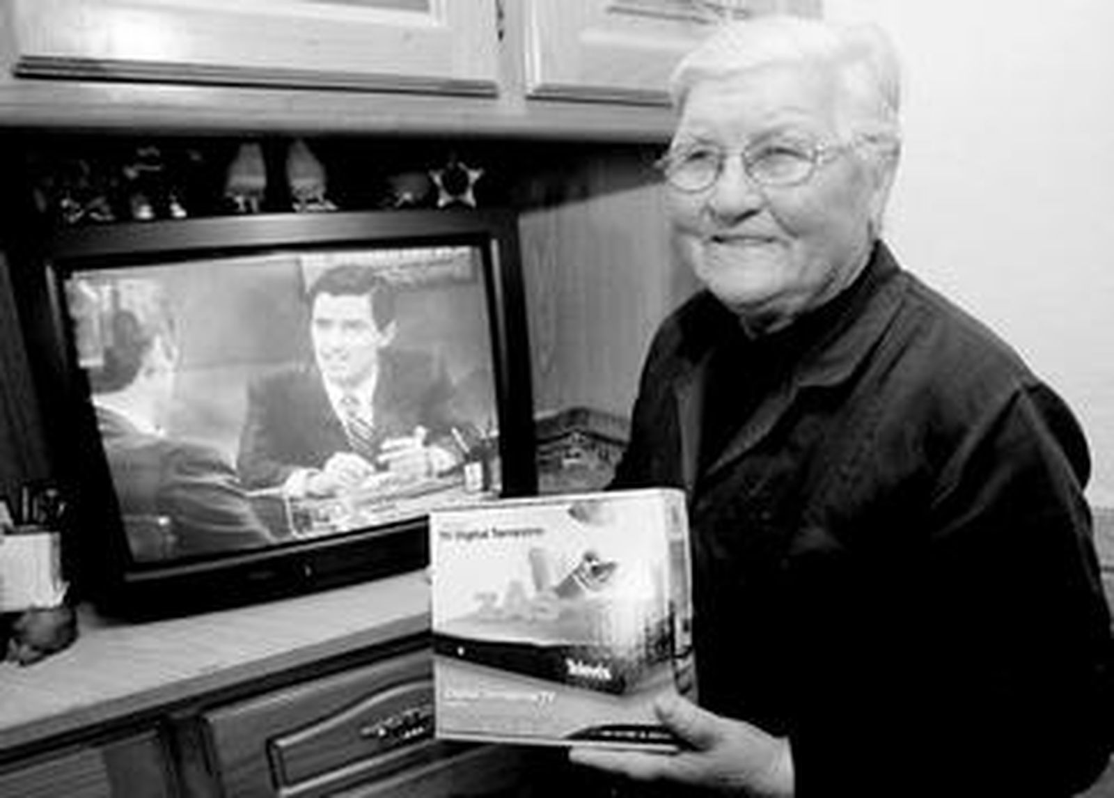 Cada vez son más los almerienses que adquieren sintonizadores TDT para ver más y mejores canales.