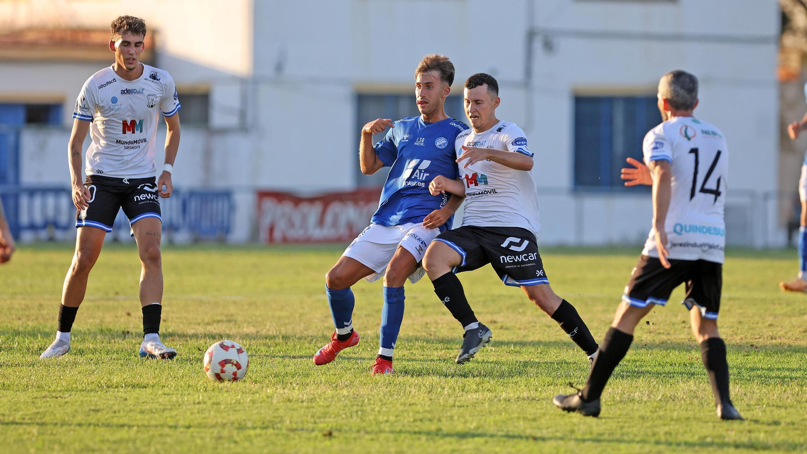Imágenes del Trofeo de la Copa y la Venencia entre el Jerez Industrial y el Xerez DFC