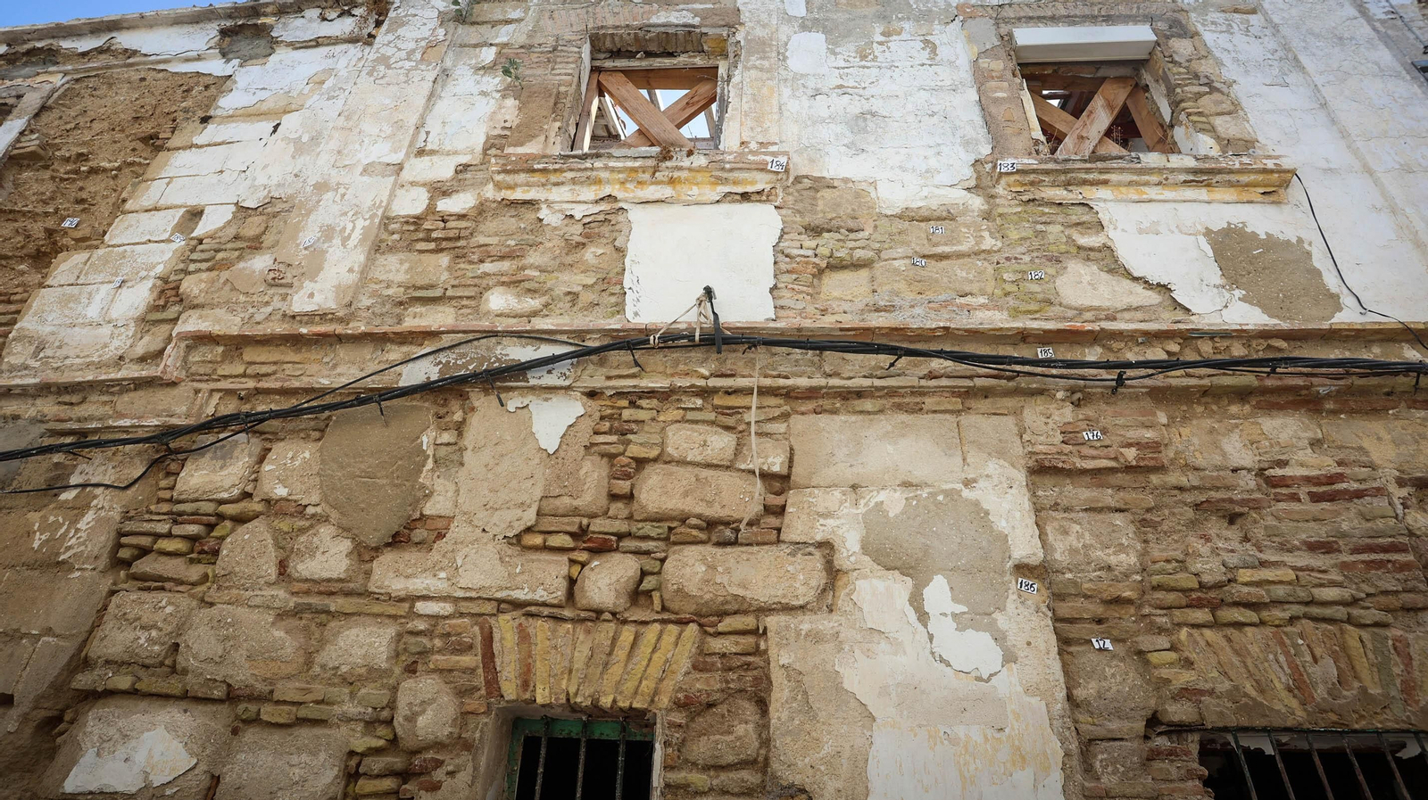 Las casas en ruinas de la calle Juana de Dios Lacoste en Jerez