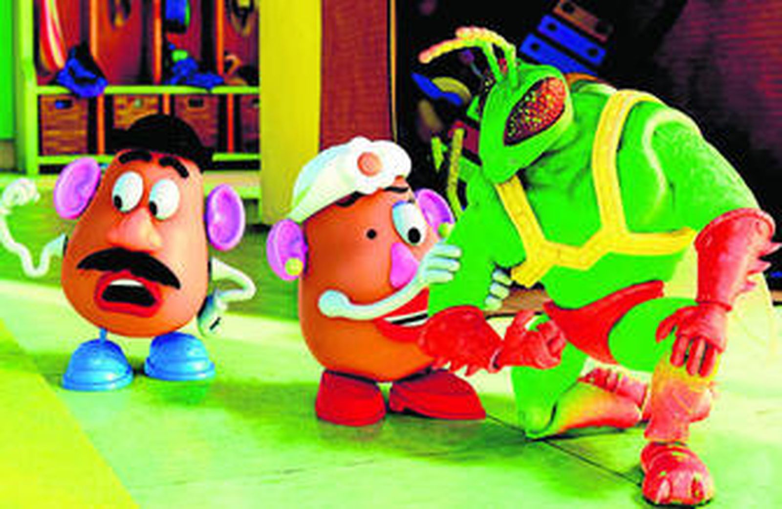 Mantis Man, un guerrero fruto de la unión de un hombre y un insecto, Lotso Abracitos, un oso de peluche con olor a fresa, y el célebre Ken, novio de Barbie, se incorporan a la serie.