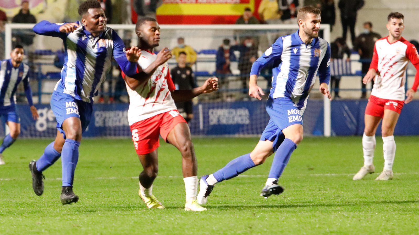 Kalu Uche, a sus 39 primaveras, demostró que quien tuvo, retuvo