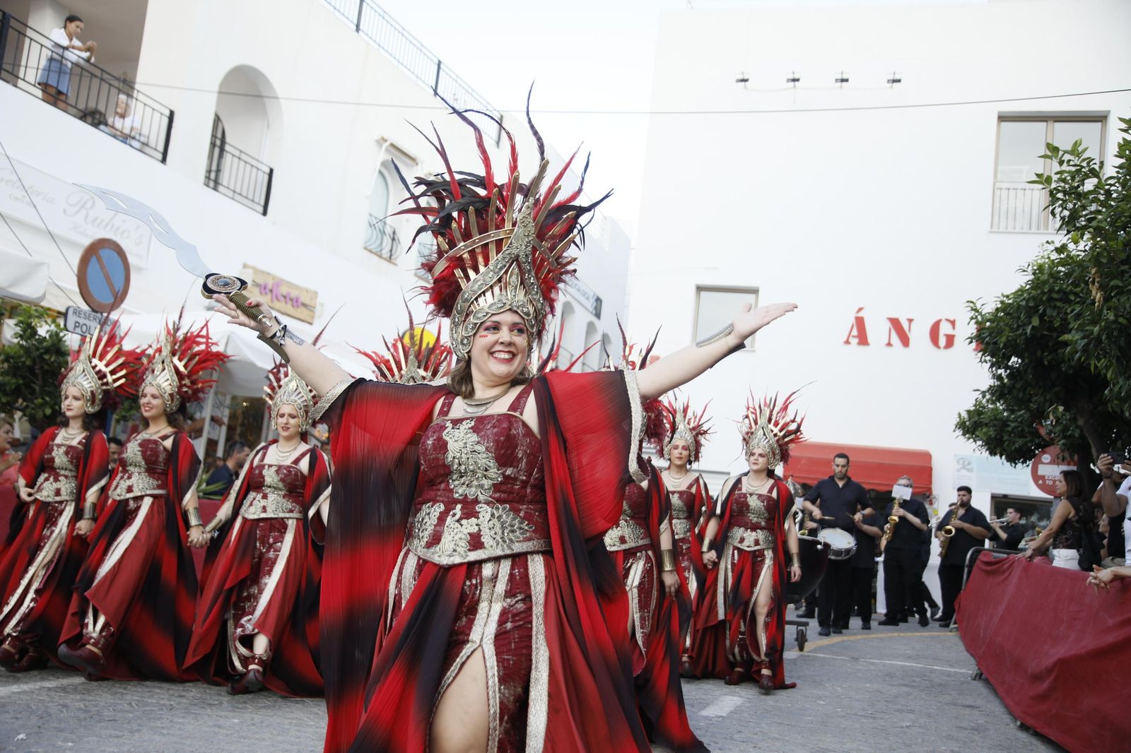 El gran desfile de Moros y Cristianos de Mojácar, en imágenes