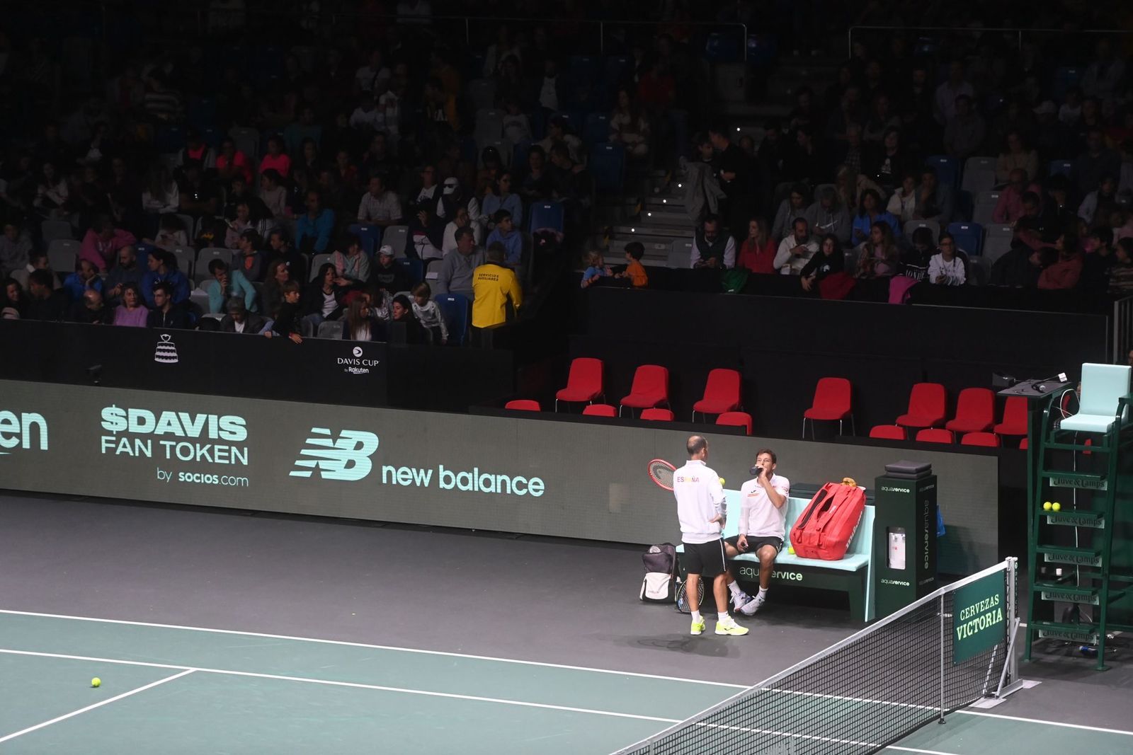 Los tenistas de la Copa Davis ya calientan motores en el Carpena