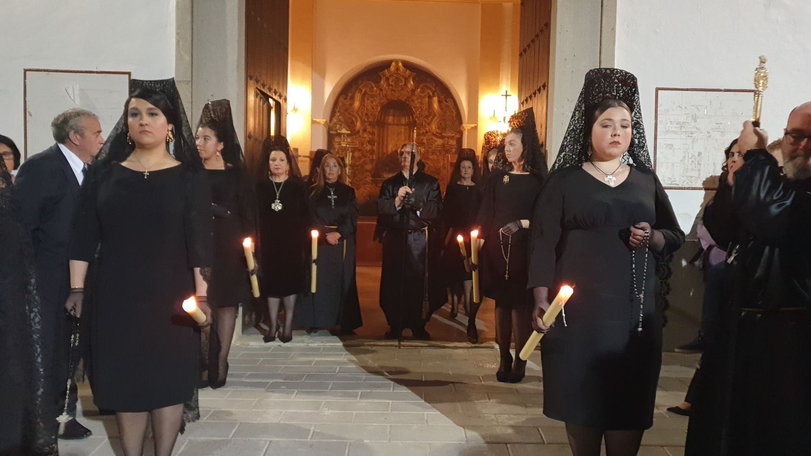 Viernes Santo en Castro del Río: A los pies del Santo Sepulcro, en imágenes
