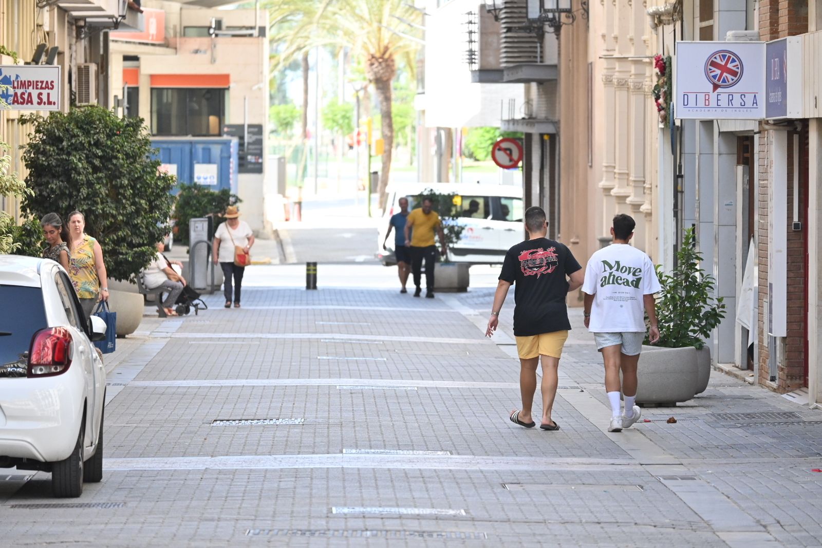 Las mejores imágenes de este sábado de intenso calor en las calles de Huelva