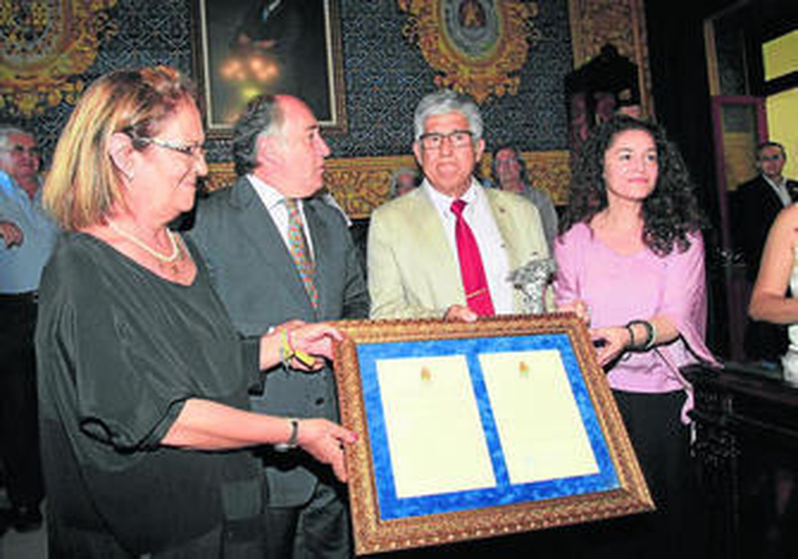 Diego Castañeda recibió el Especial de Pura de Cepa de manos de Landaluce, Cid y Nieto.