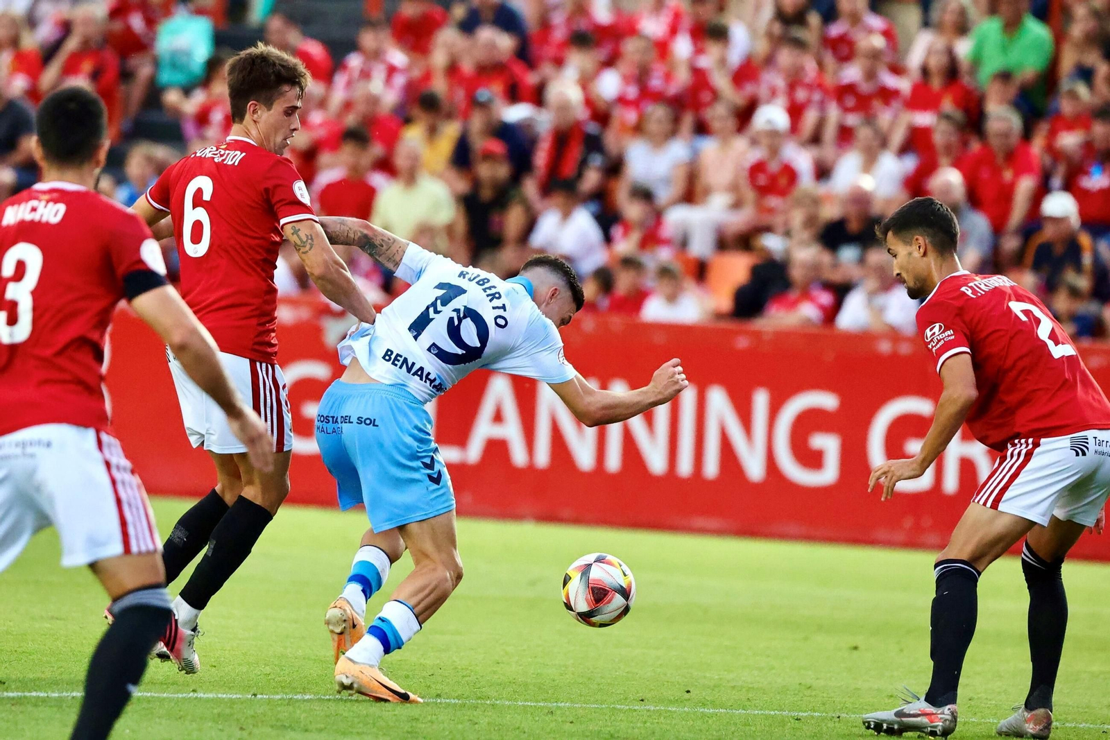 Así fue la locura del ascenso del Málaga CF en Tarragona