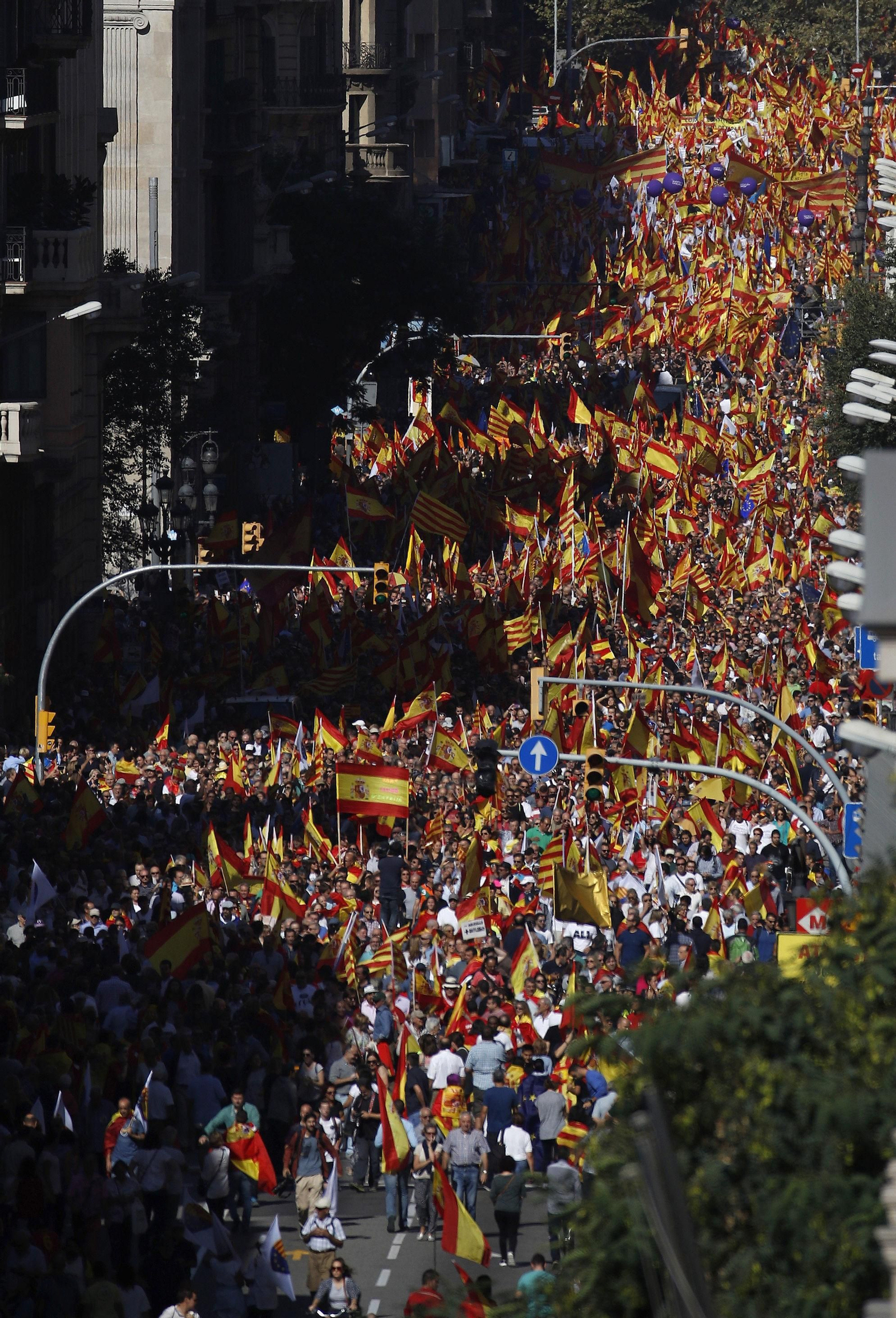 Las imágenes de la marcha por la unidad de España en Barcelona