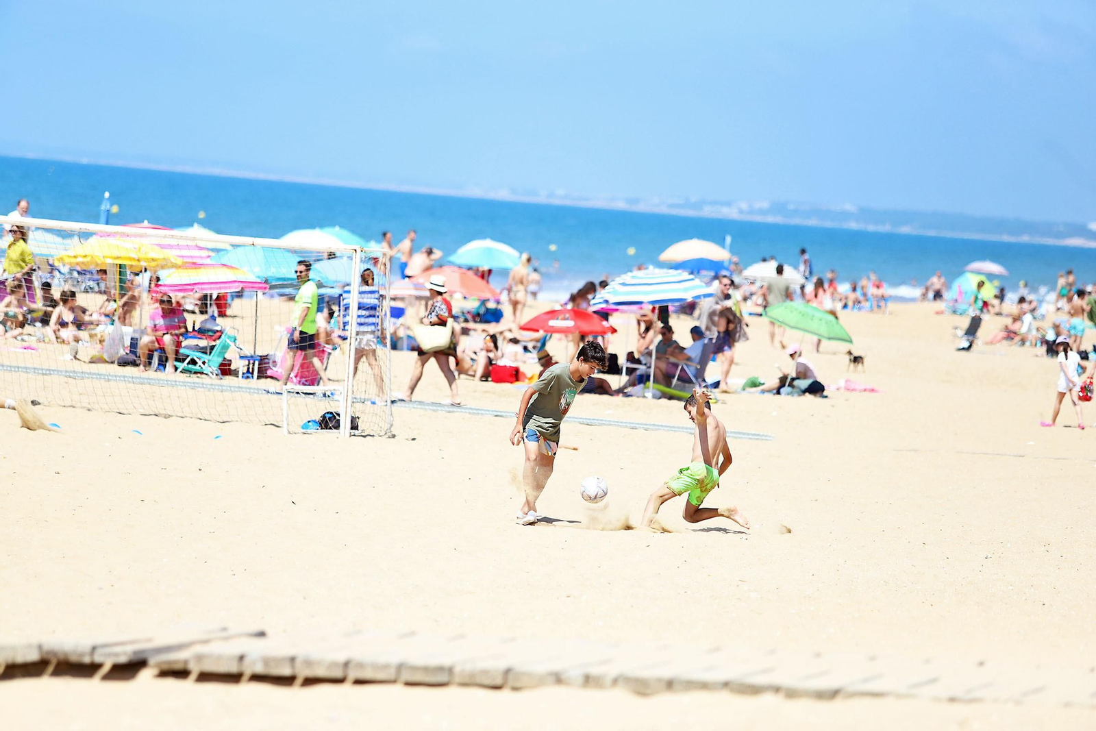 Las playas de Huelva se llenan en el 1 de mayo