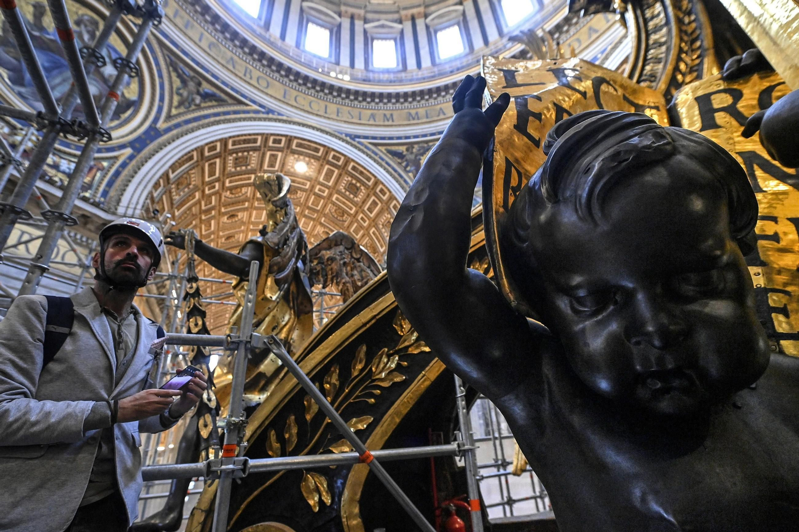 Restauración del Baldaquino de Bernini en el Vaticano