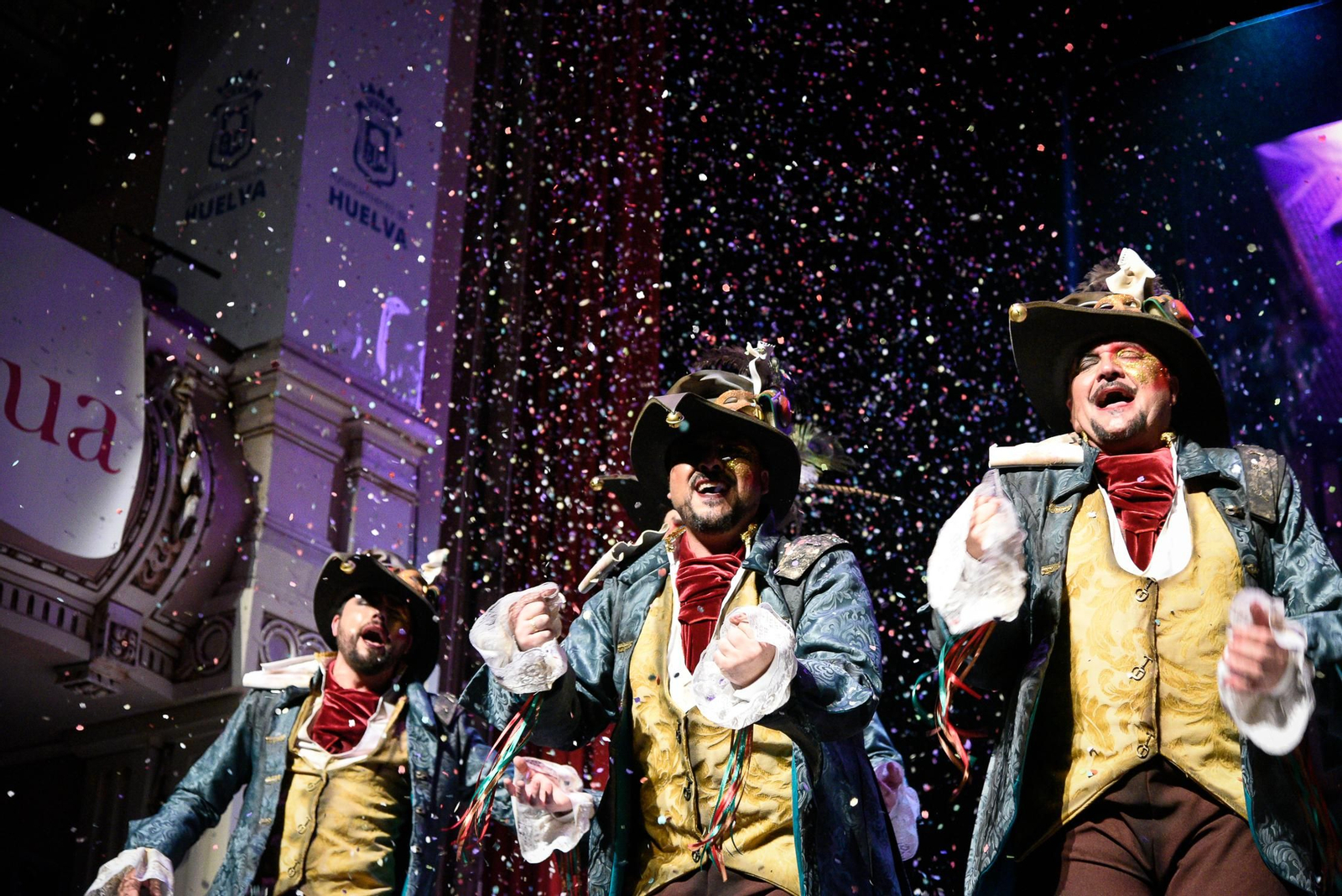 Imágenes de la comparsa El trovador (Final del Carnaval Colombino de Huelva)