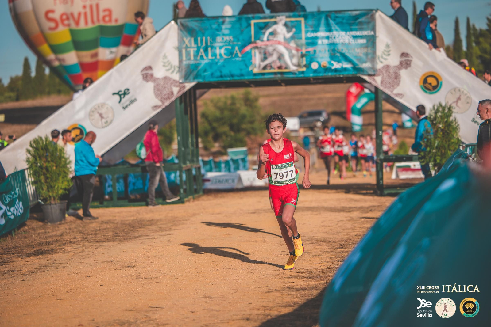 Búscate en las fotos del Cross de Itálica 2025 | 7