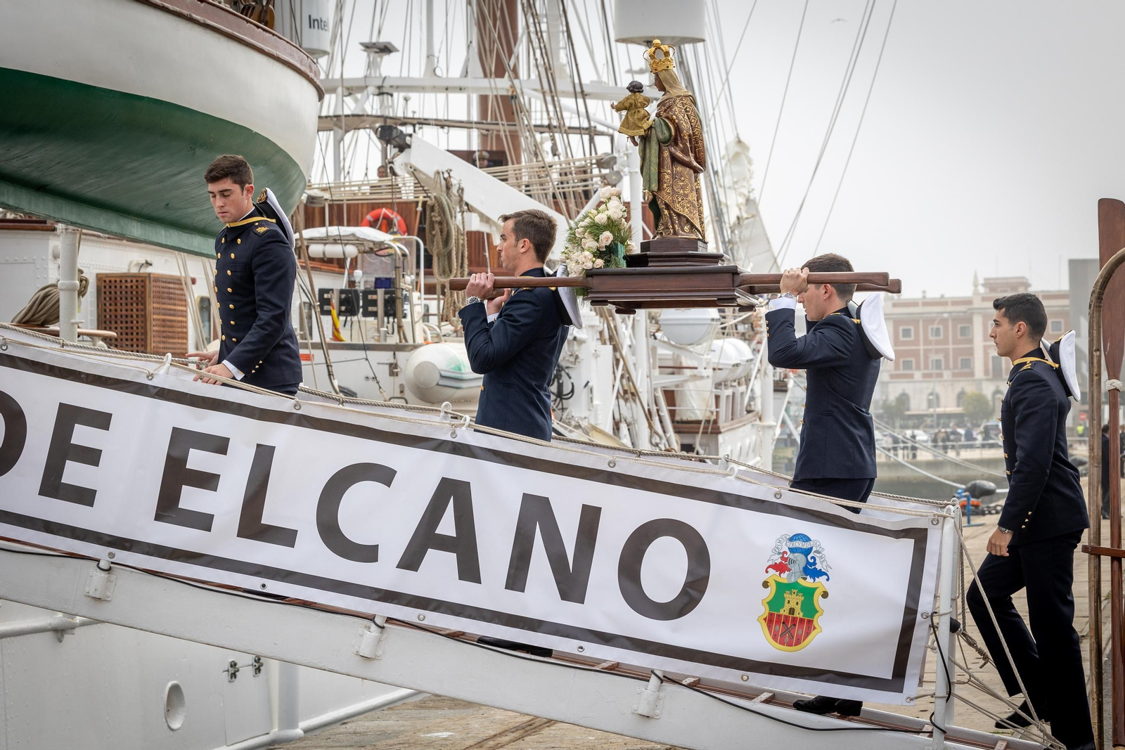 Imágenes de la despedida del 'Elcano' desde Cádiz con la Princesa Leonor como guardiamarina Imágenes de la despedida del 'Elcano' desde Cádiz con la Princesa Leonor como guardiamarina