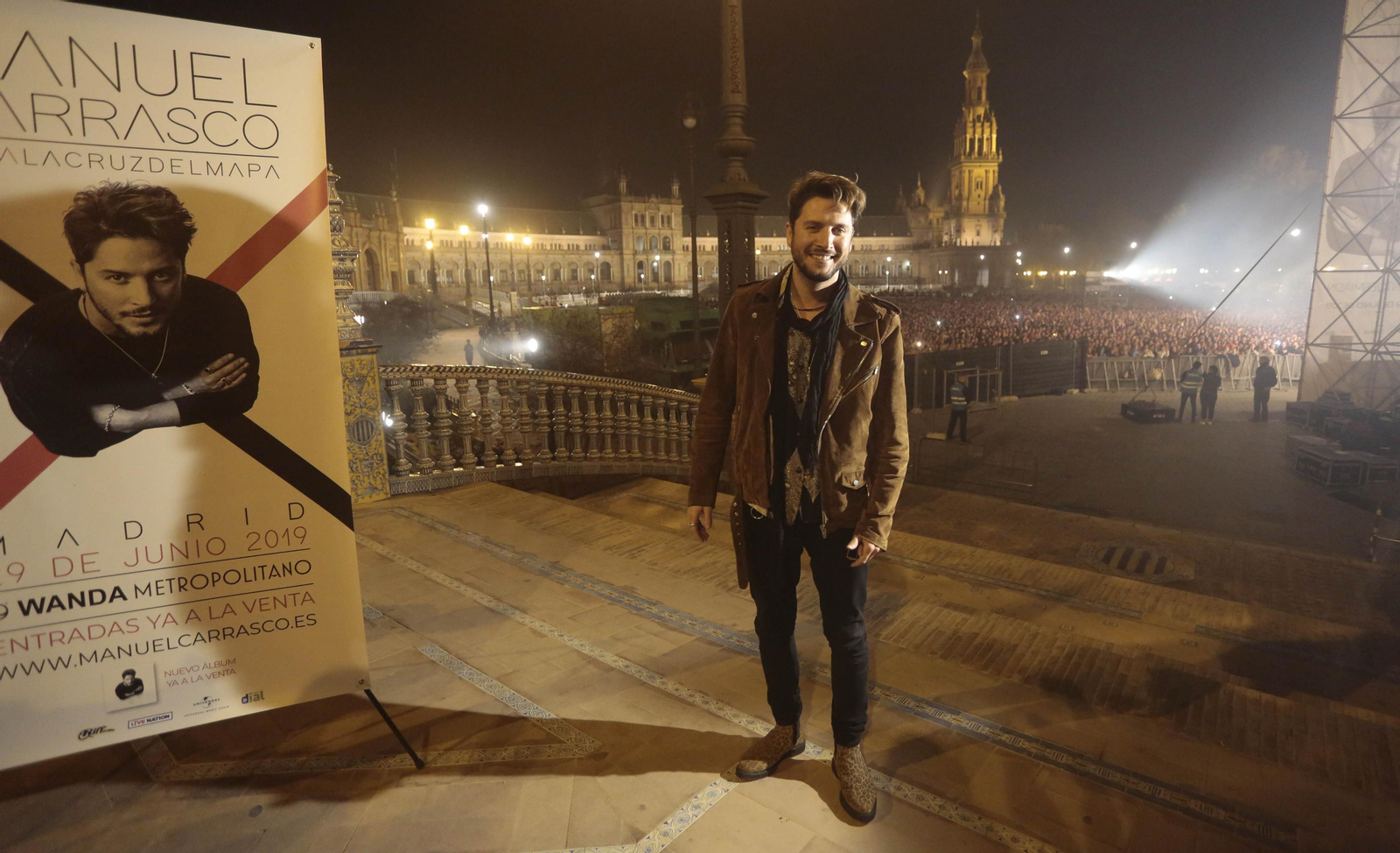 El concierto de Manuel Carrasco en la Plaza de España, en imágenes