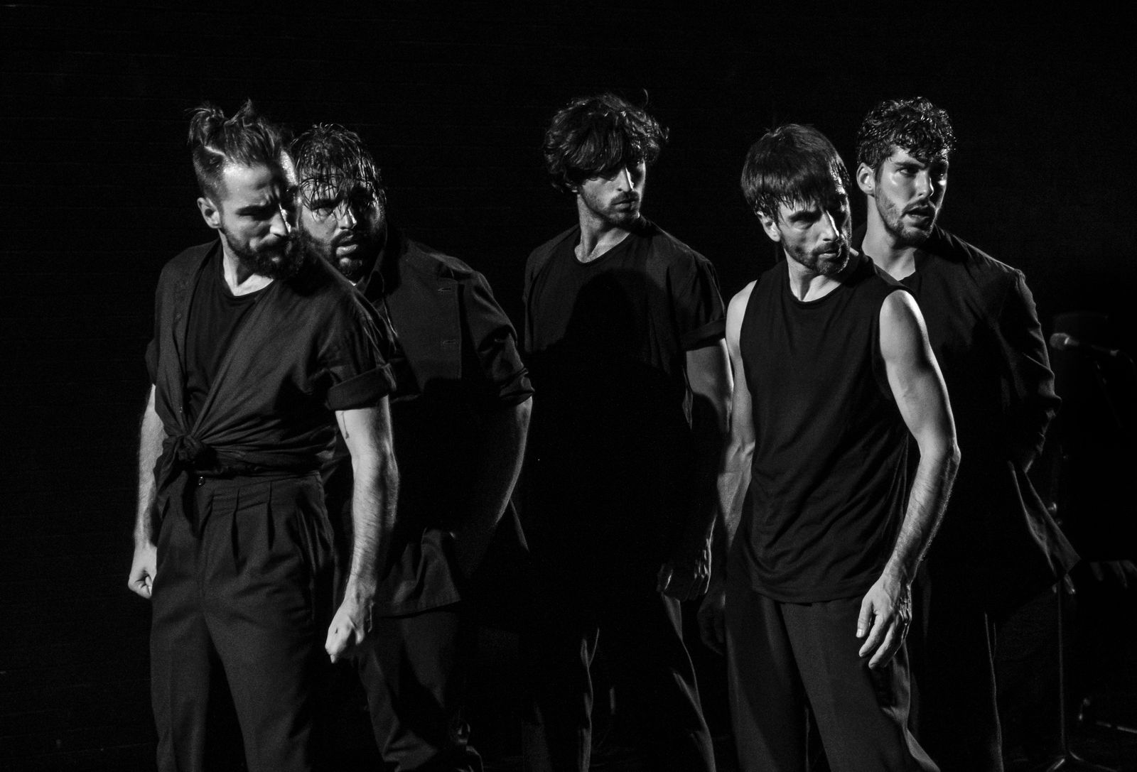 Los cinco intérpretes de la confluencia, auténticos titanes del baile.