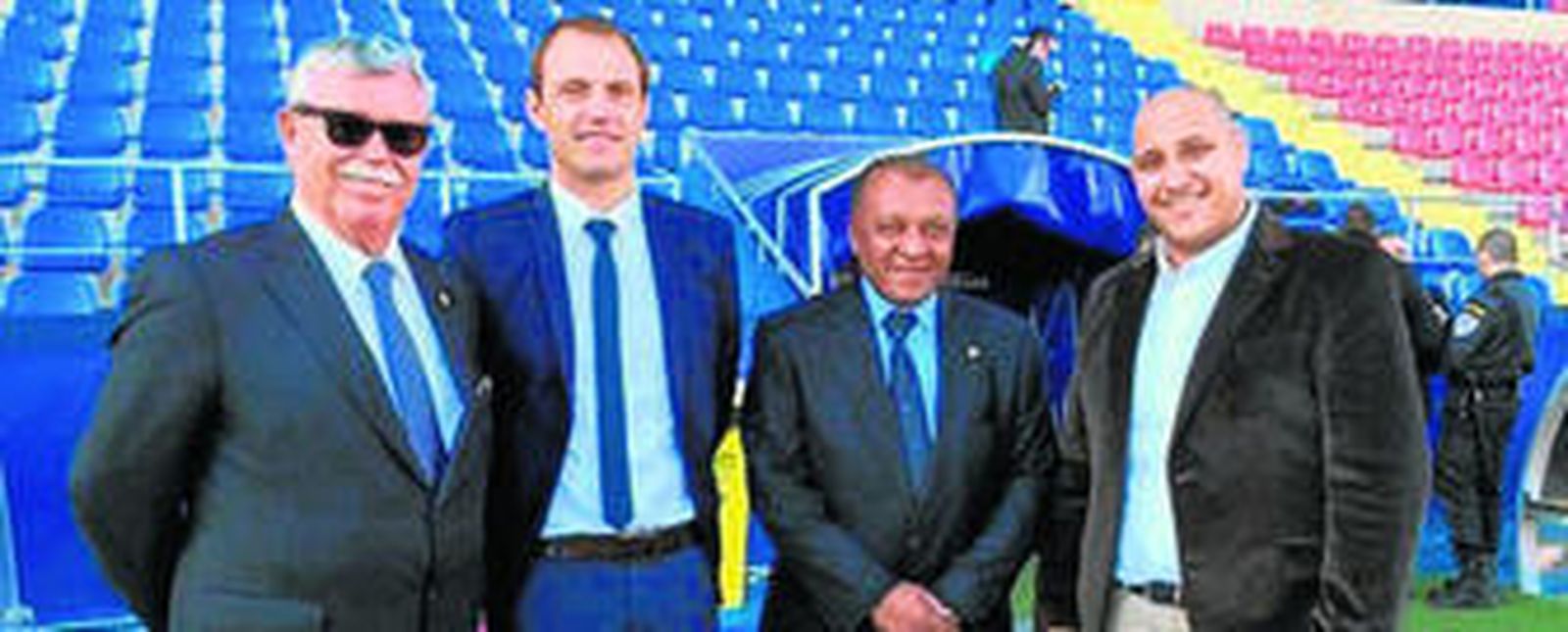 La comitiva del Málaga, en el Ciudad de Valencia.