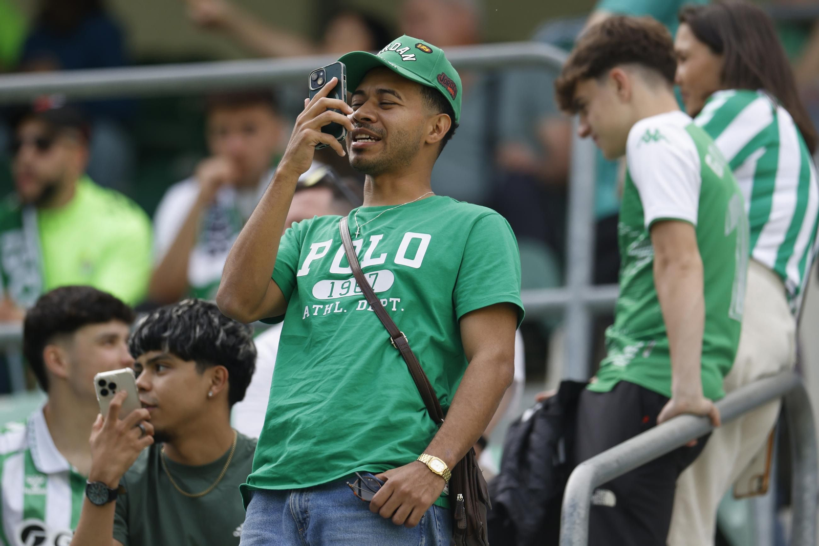 Búscate en las fotos del Betis - Villarreal