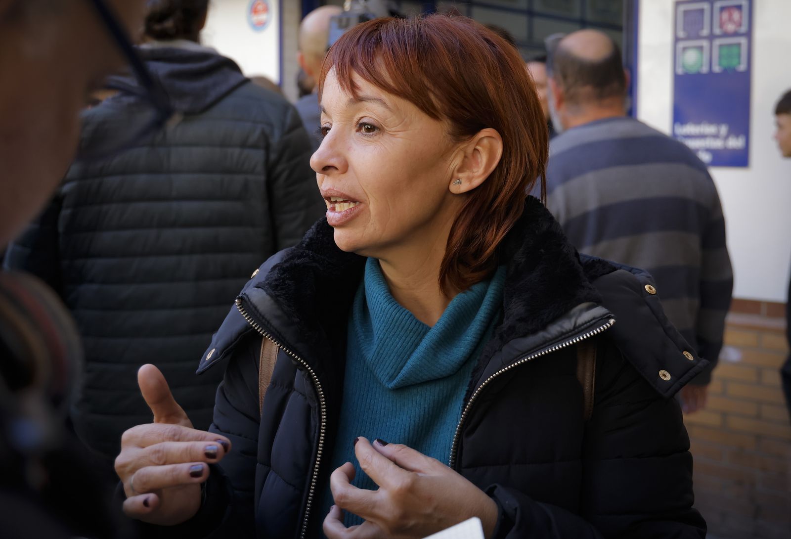 Alegría entre los premiados con el gordo de la Navidad en Montequinto, todas las fotos