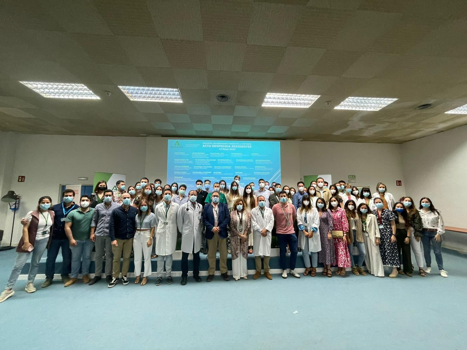 Profesionales, pacientes y representantes de asociaciones. Profesionales, pacientes y representantes de asociaciones.