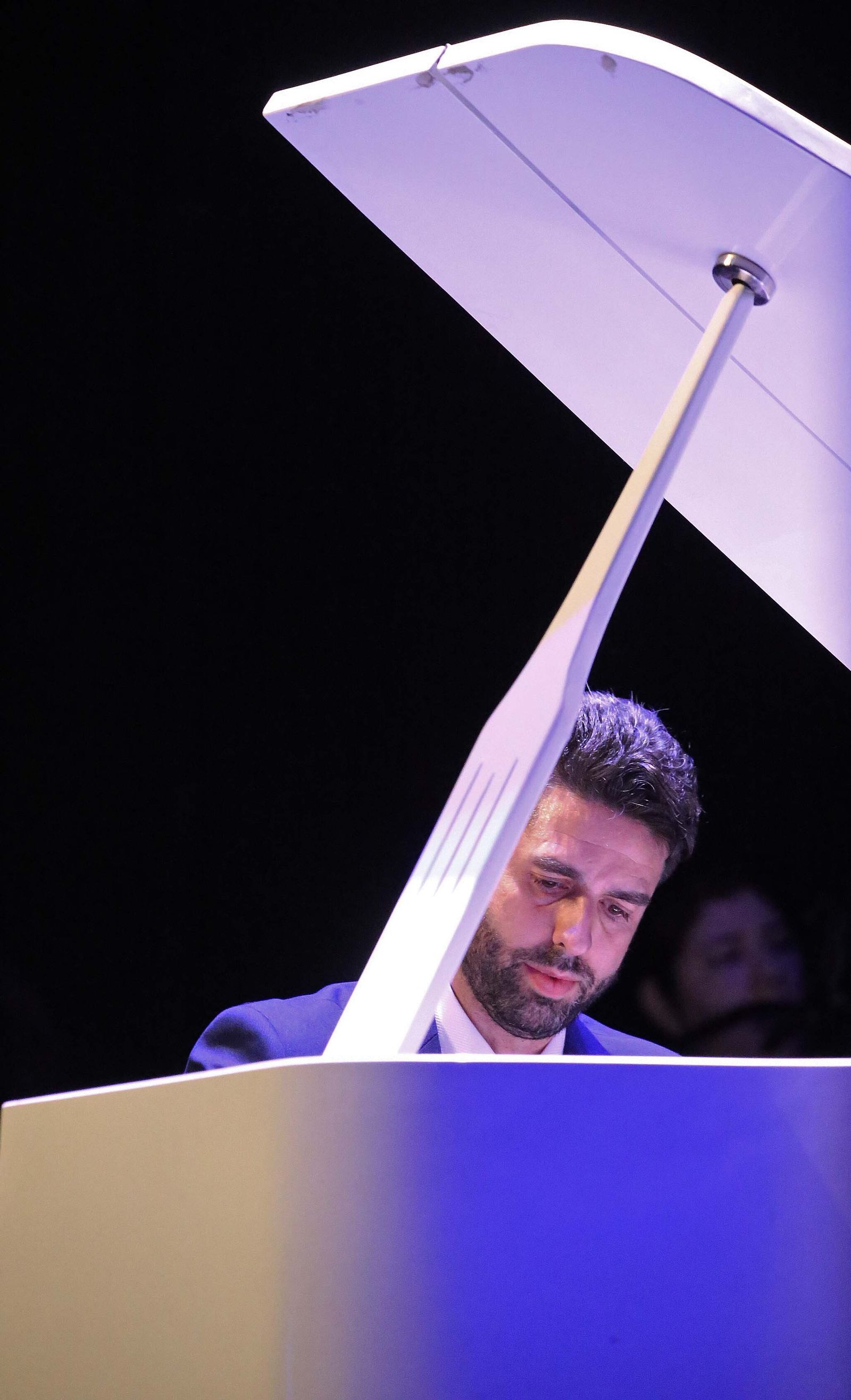 El concierto de Diego Valdivia en el teatro Florida, en imágenes