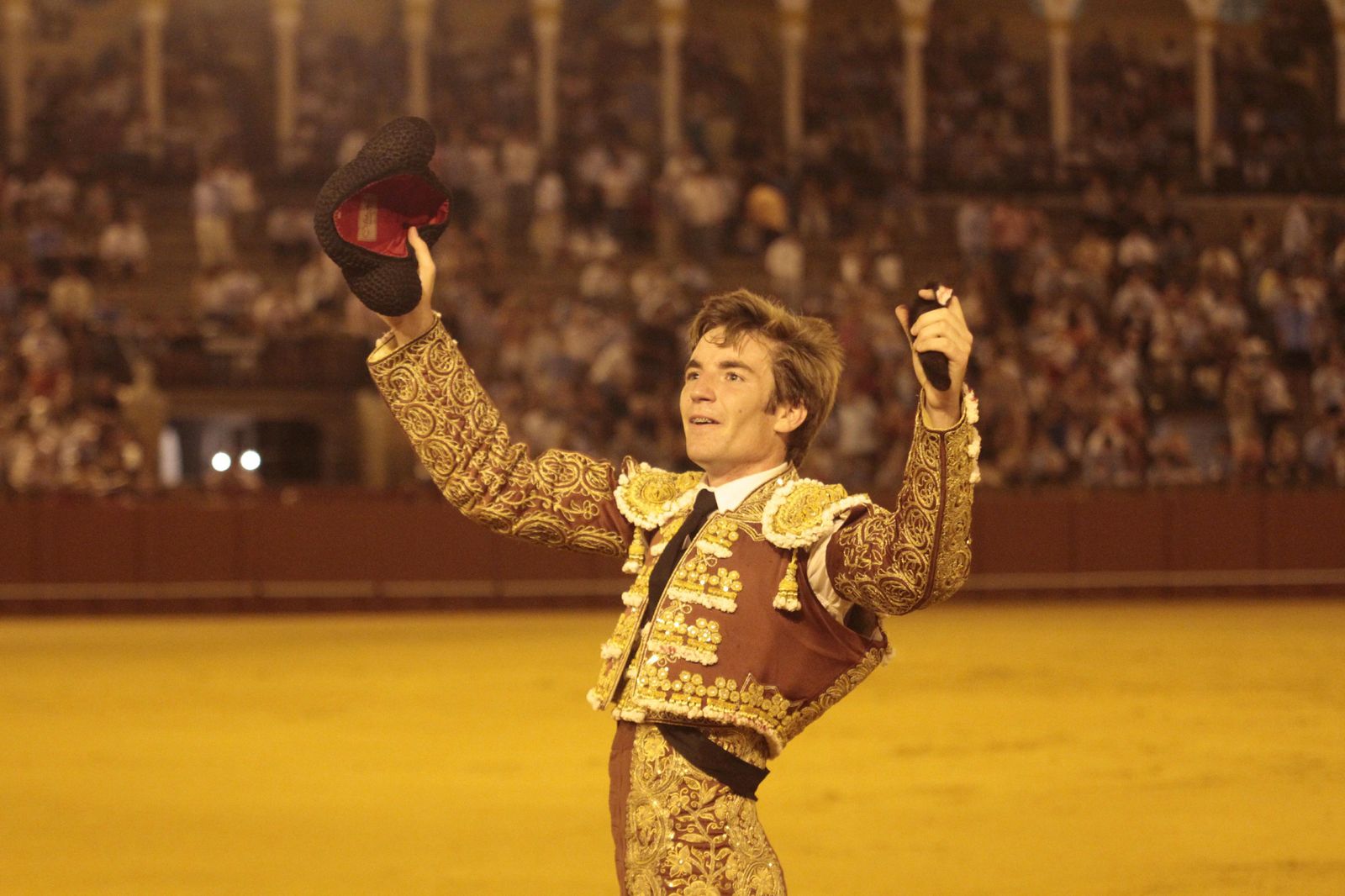 Daniel de la Fuente, en un muletazo al segundo novillo.