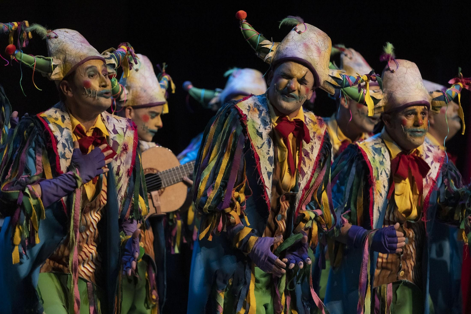Imágenes de la actuación de la comparsa de Ayamonte 'Los desesperados' en el Carnaval Colombino