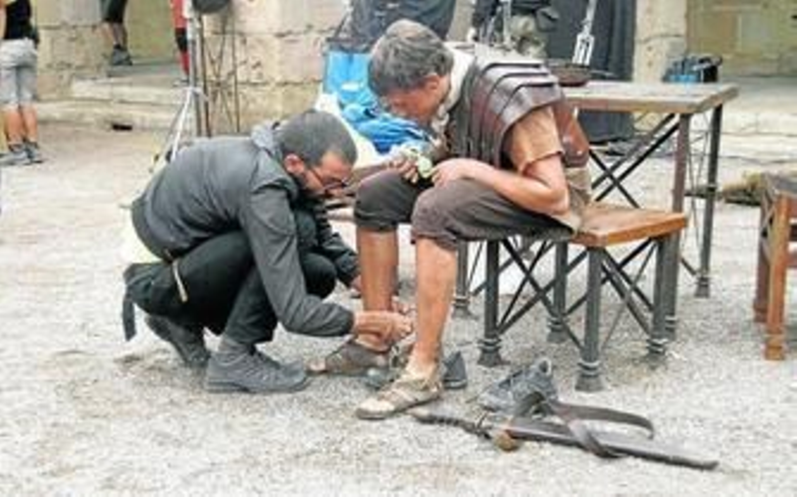 Un soldado romano, antes de entrar en escena.