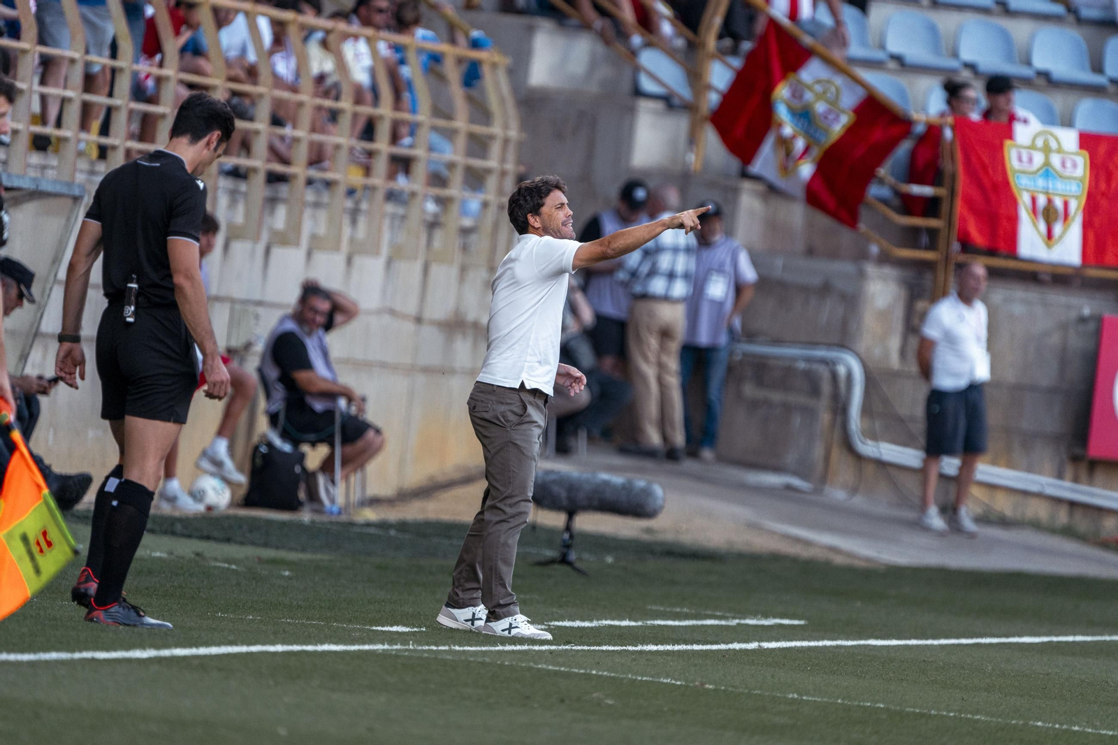 Rubi en la victoria del Almería en el Estadio Reino de León ante la Cultural Leonesa.