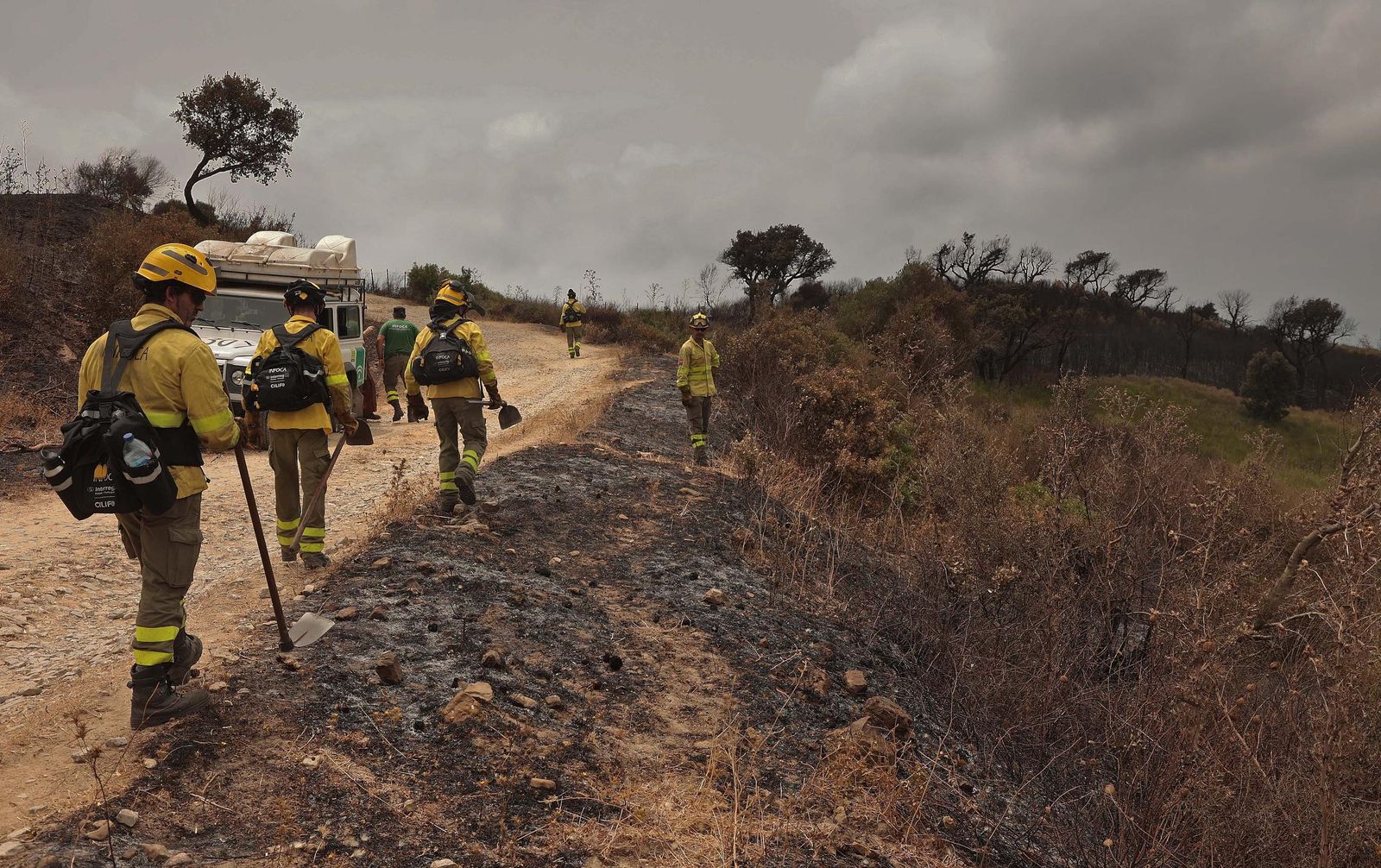 Fotos de los efectos del incendio en el Puerto del Laurel en Algeciras