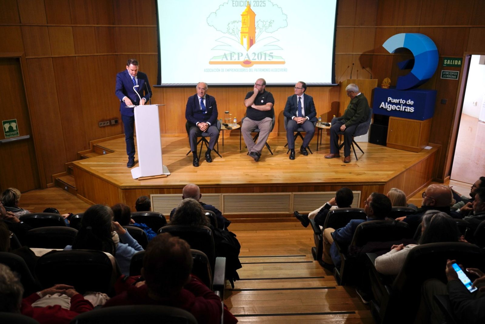 Fotos de la entrega del reconocimiento a Asier Unciti