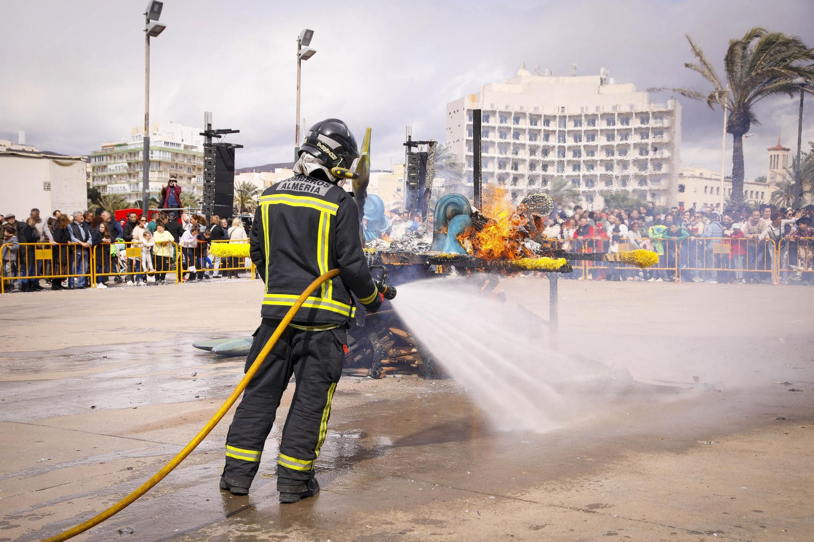 Las imágenes del entierro de la sardina en Almería