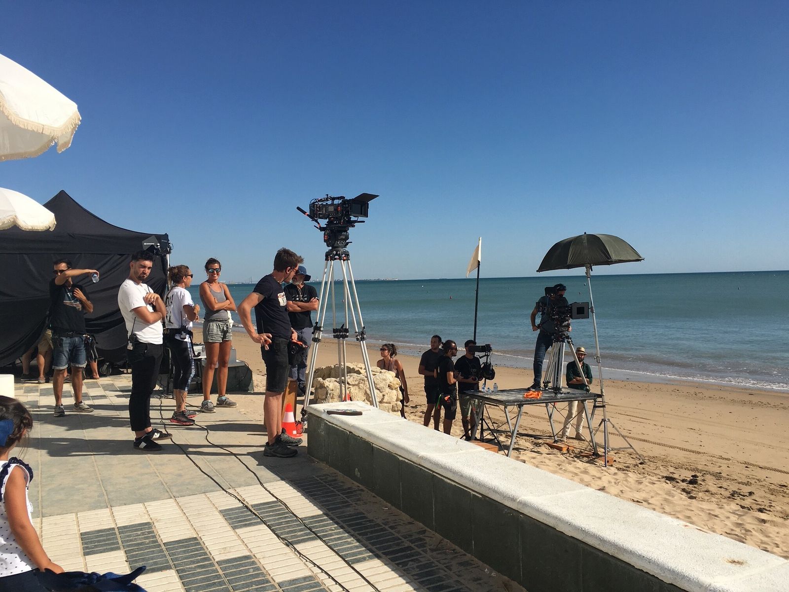 Trabajos de rodaje de la película ‘El verano que vivimos’ en las playas de Rota.