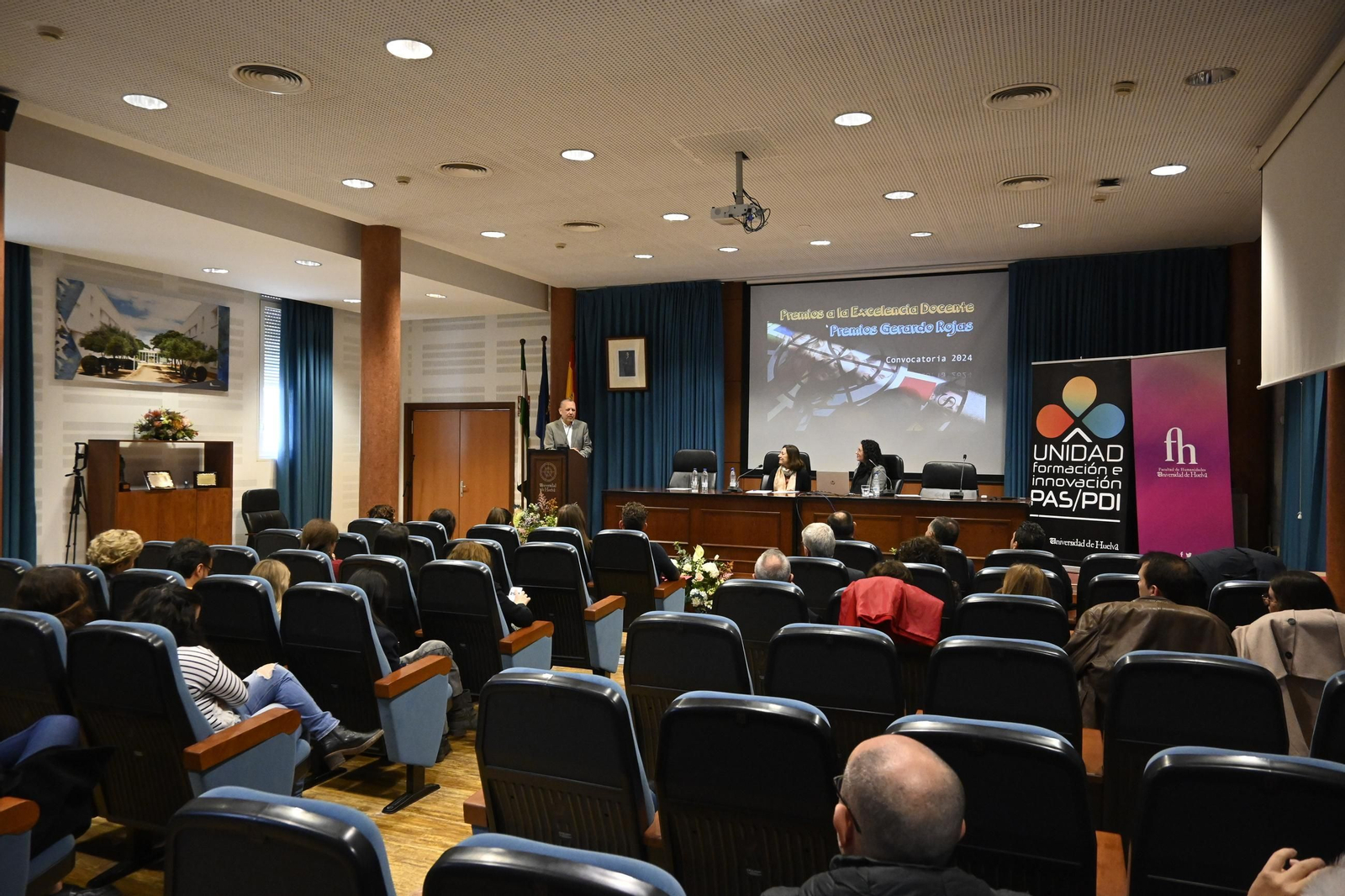 Premios a la Excelencia Docente 2024 y los Premios 'Gerardo Rojas' de Proyectos de Intercambio entre Empresas e Instituciones, en imágenes