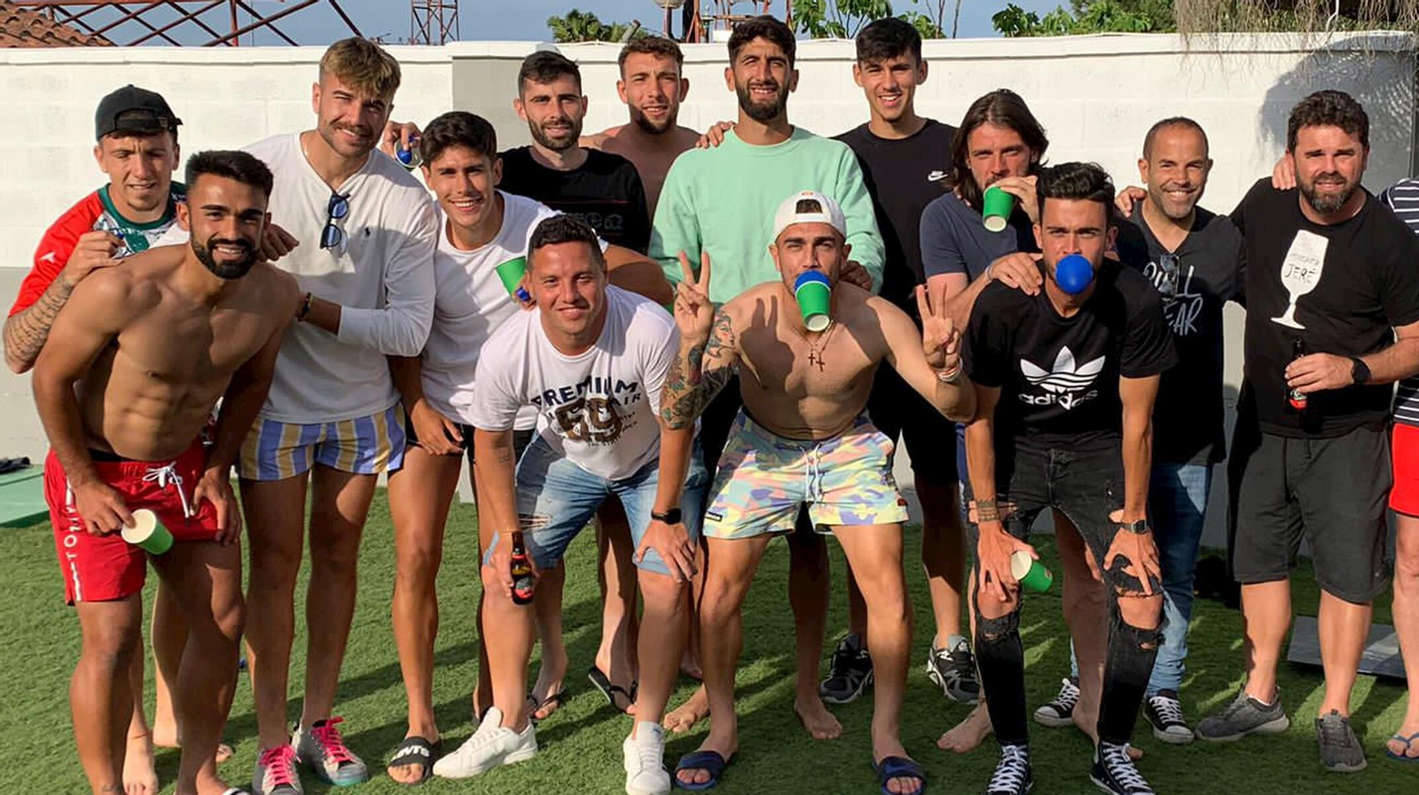Los jugadores del Xerez CD posan tras divertirse en la convivencia que han celebrado este miércoles.