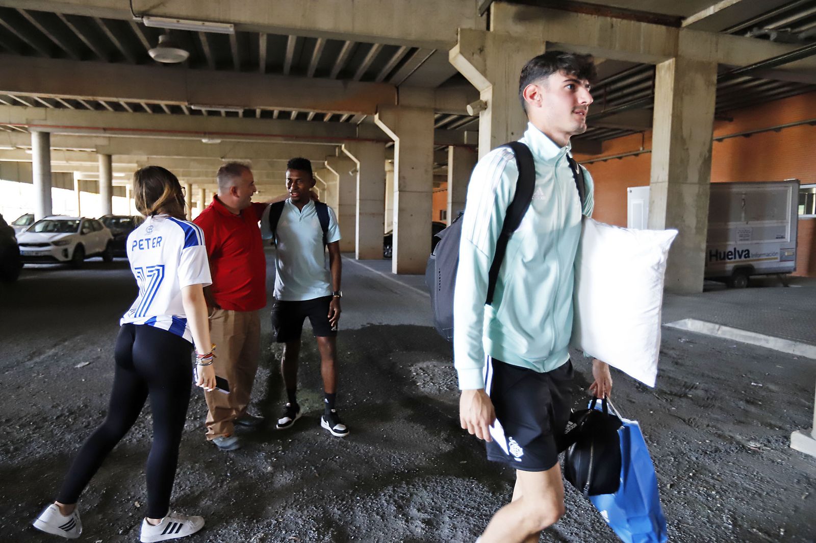 Imágenes de la salida del Recreativo de Huelva a Cáceres