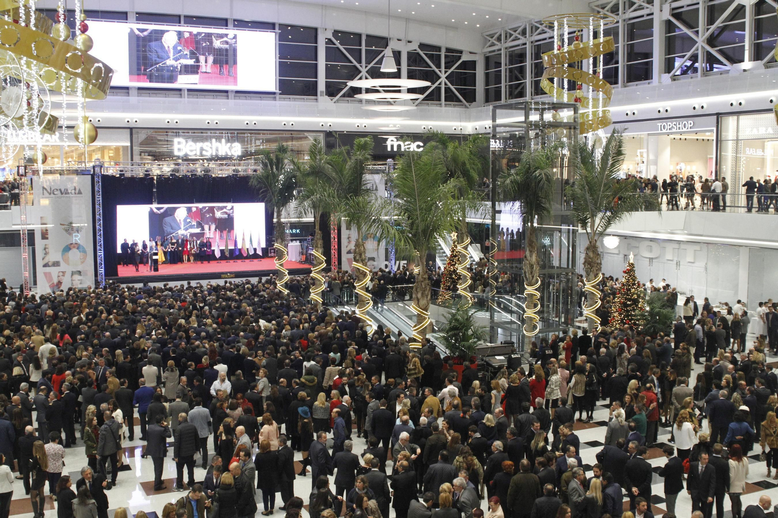 Fiesta en Granada por la apertura del Nevada