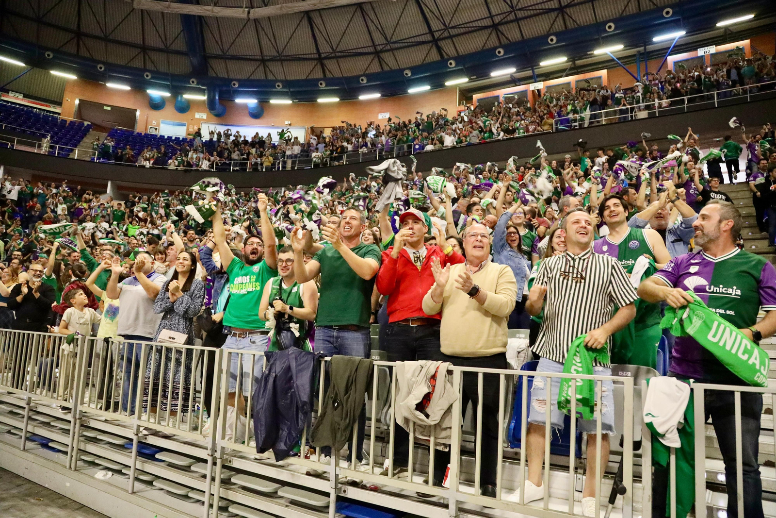 Búscate en la fiesta del Carpena tras ganar la BCL | Lenovo Tenerife - Unicaja