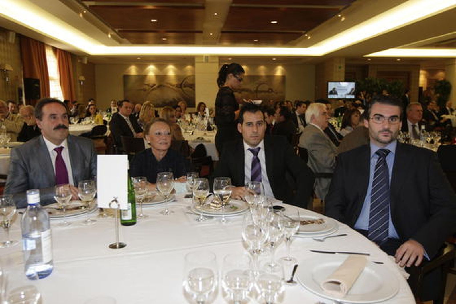 Alfredo Valdivia, alcalde de Fiñana; Remedios López, alcaldesa de Santa Fé de Mondújar; Iván Gómez, jefe de Local de Diario de Almería; y David Romera, abogado y concejal de Canjáyar por el Partido Popular.

Foto: Fran Leonardo