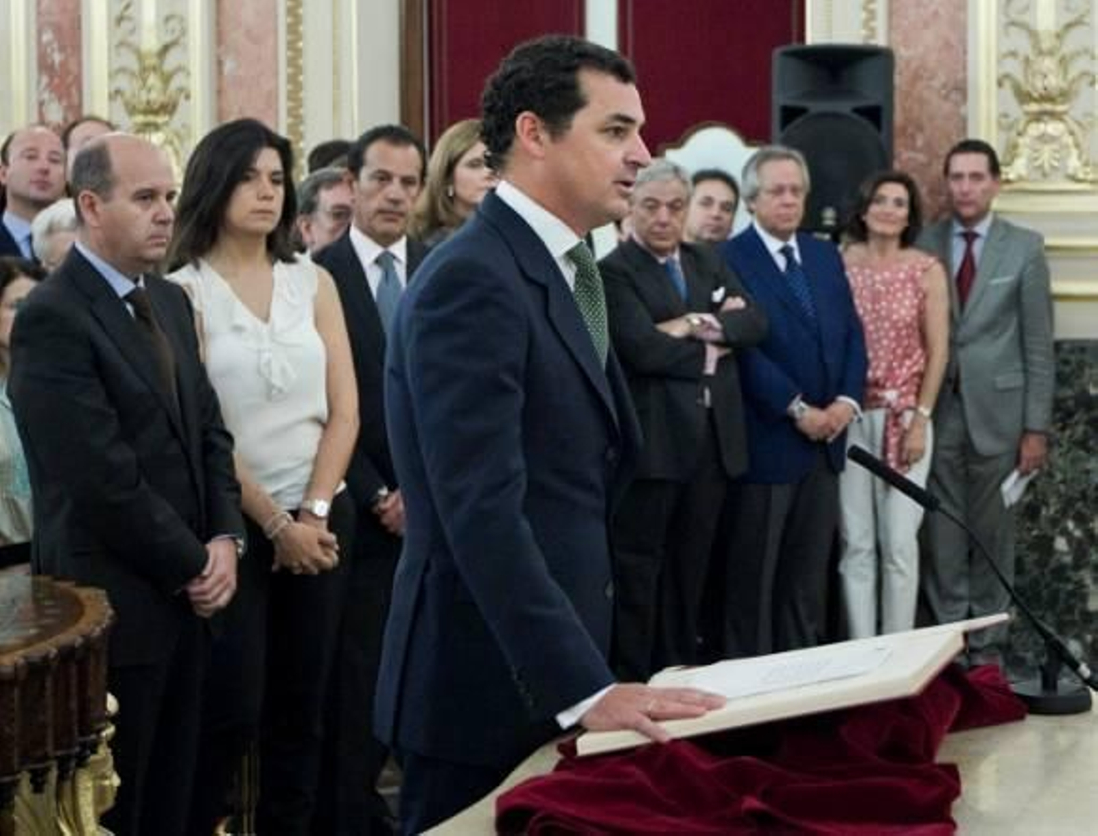 Echenique jura su cargo como presidente de RTVE en el Congreso