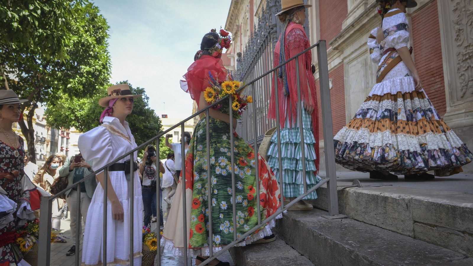 Una de las propuestas de moda flamenca para El Rocío vista en 'Del Salvador al Rocío'.
