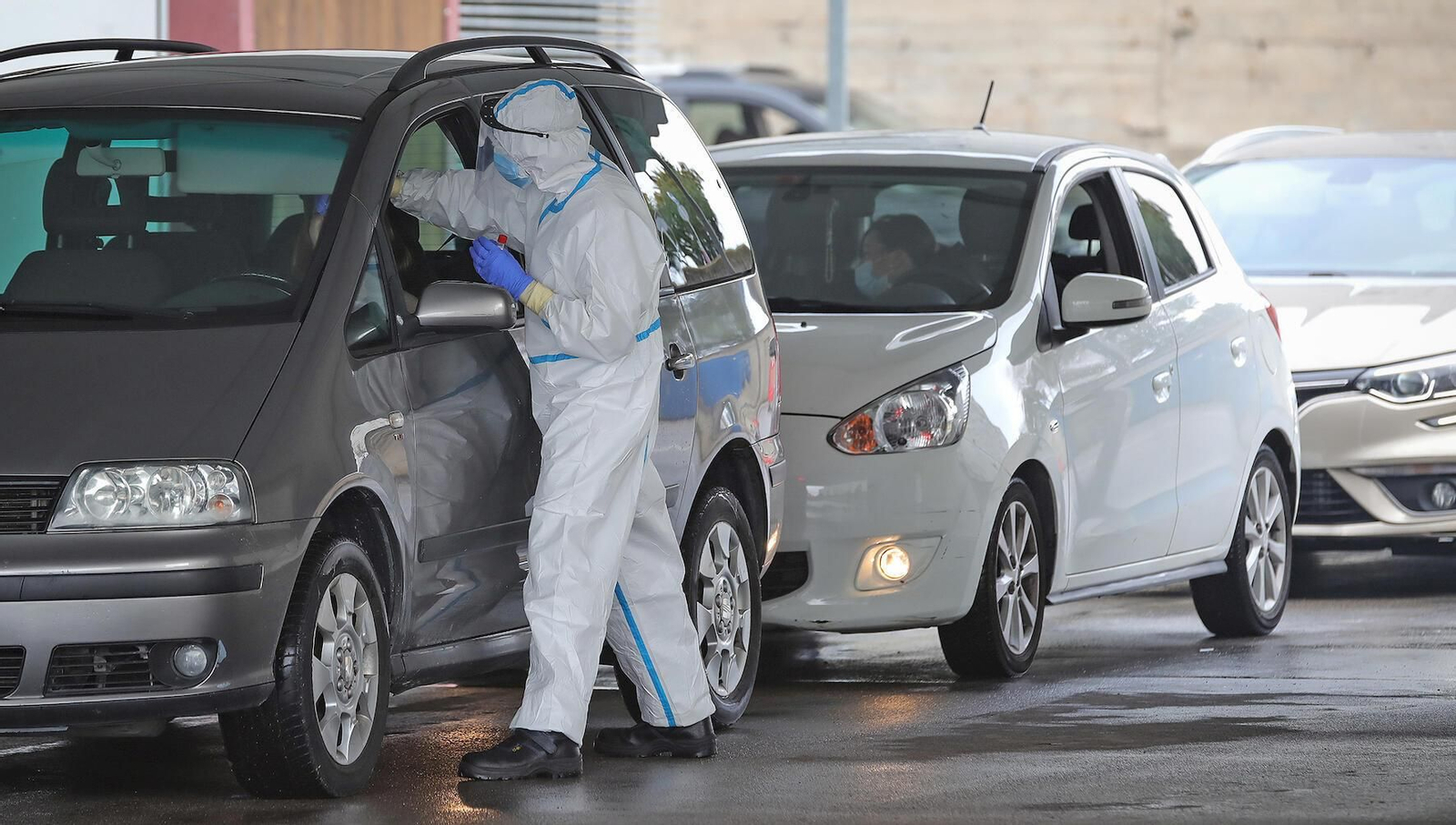 Vacunación, días atrás, en el autocovid del hospital de Jerez.