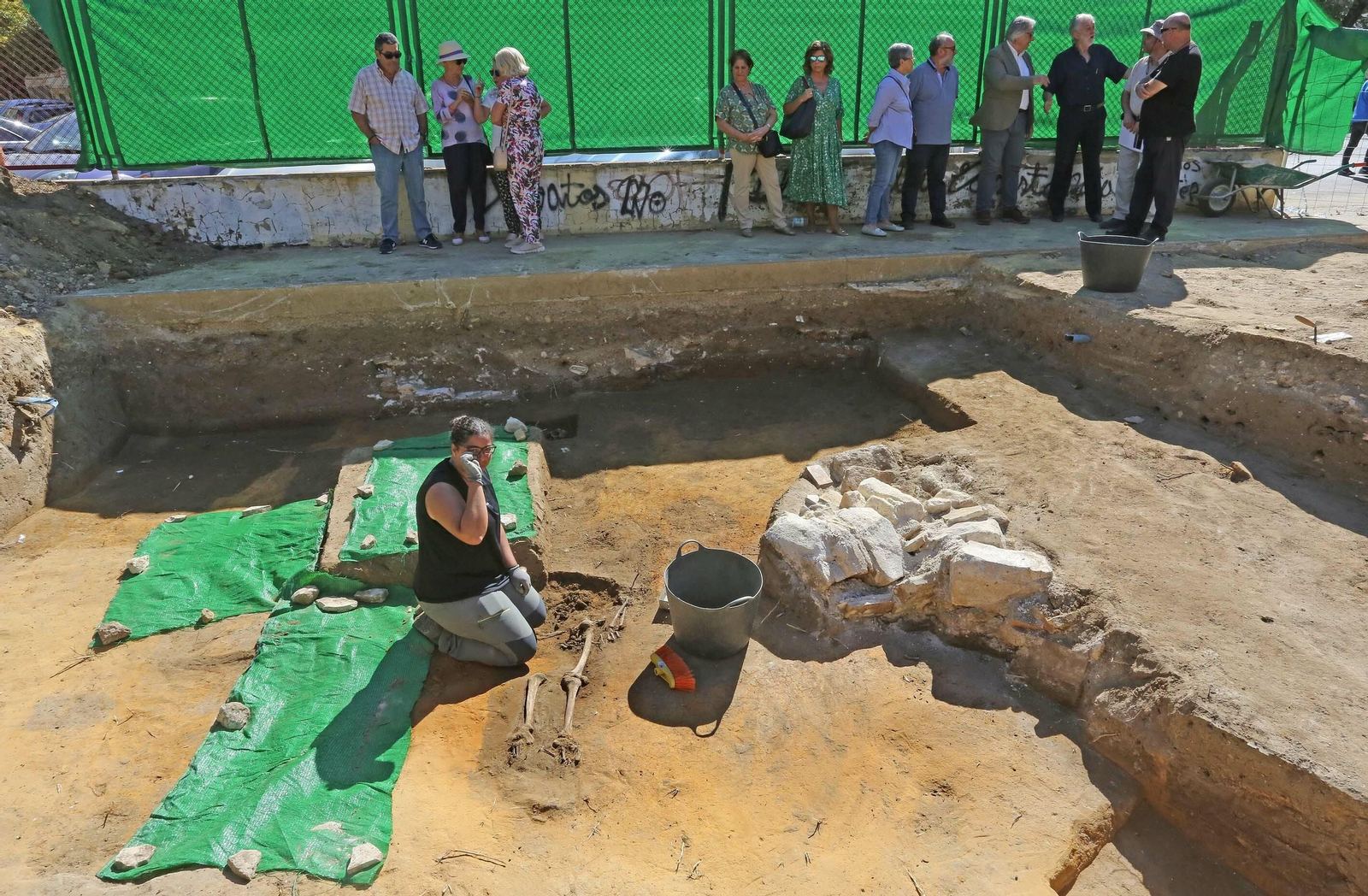 Hallazgo de una fosa con cadáveres en el Parque Scout